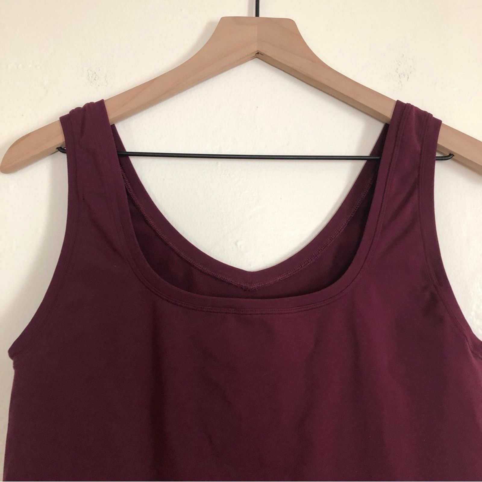 Other Activewear Athletic Sports Maroon Red VNeck Stretch Tank Top Size M / US 6-8 / IT 42-44 - 6 Thumbnail