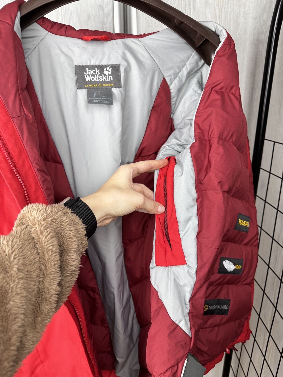 Jack Wolfskin Jack Wolfskin Men Troposphere Ruby Red Winter Down Jacket Size US L / EU 52-54 / 3 - 13 Thumbnail