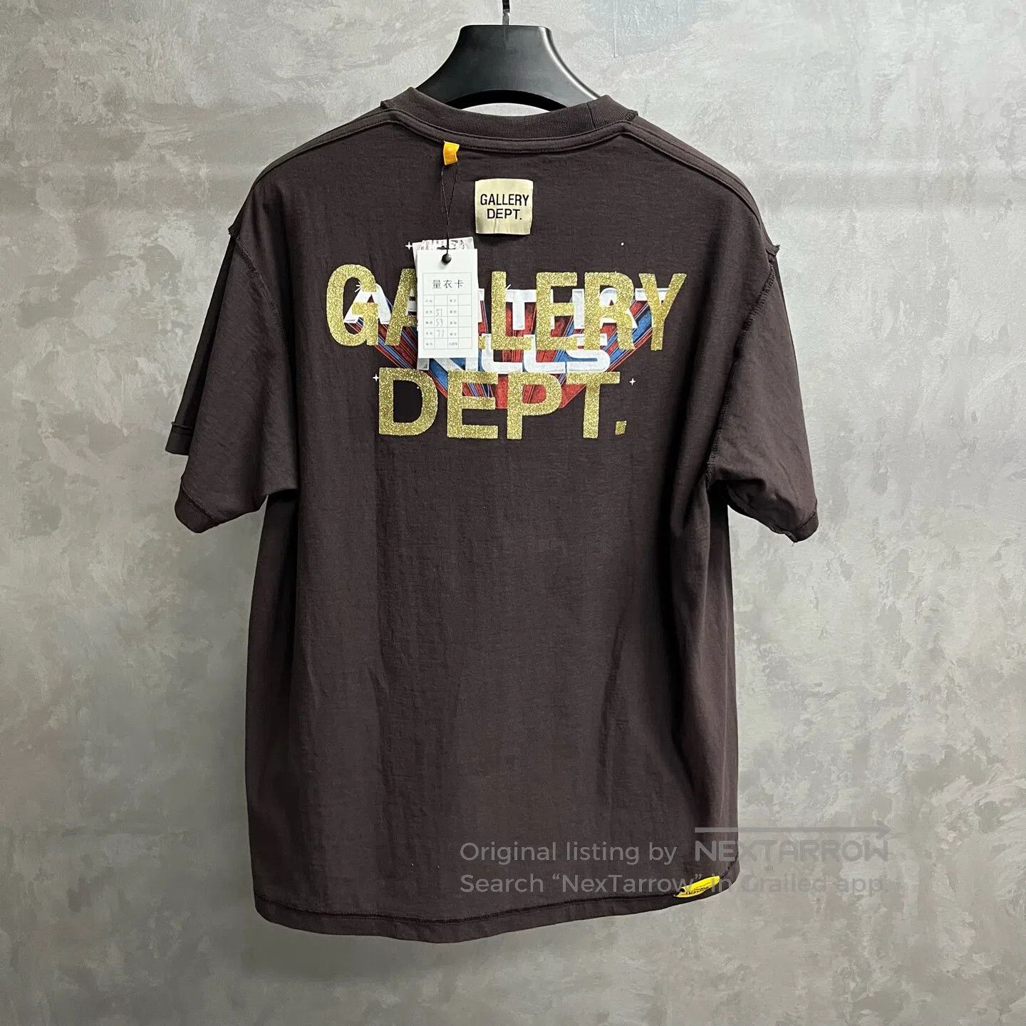 Gallery Dept. gallery dept Short-sleeved T-shirt with round-neck design Size US M / EU 48-50 / 2 - 5 Thumbnail