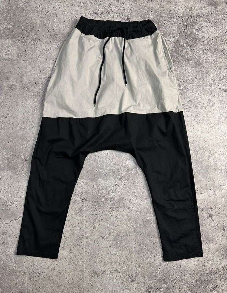image of Avant Garde Rundholz Splatter Unisex Trousers Painted Drop Pants in Black/White, Men's (Size 32)