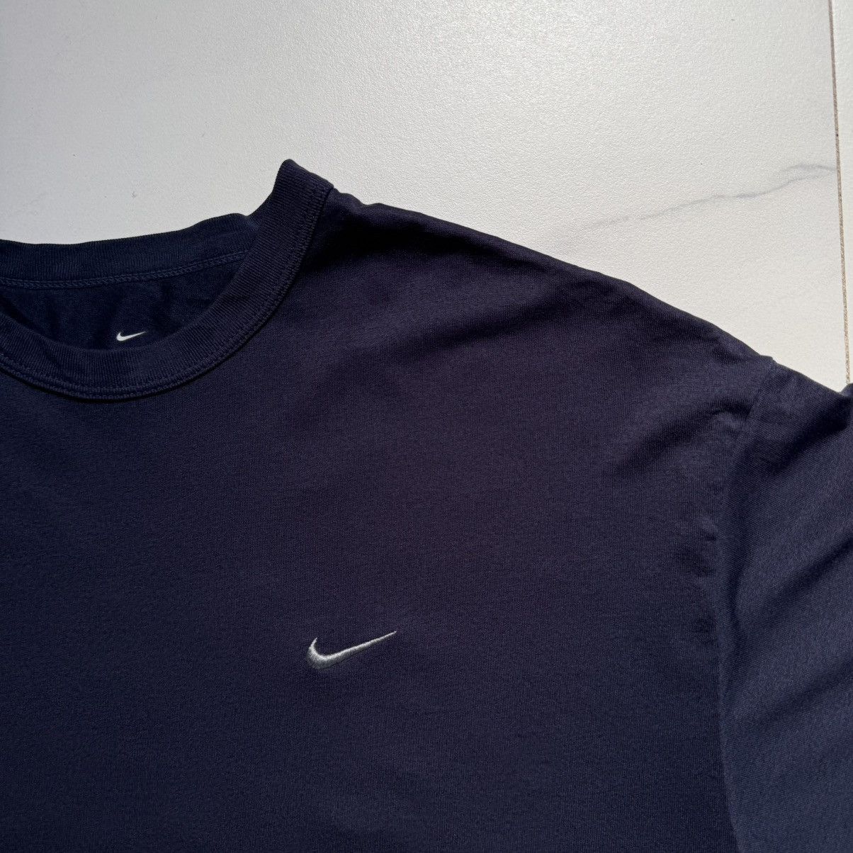 Nike Vintage Nike Tiny Swoosh T-Shirt Size US M / EU 48-50 / 2 - 4 Thumbnail