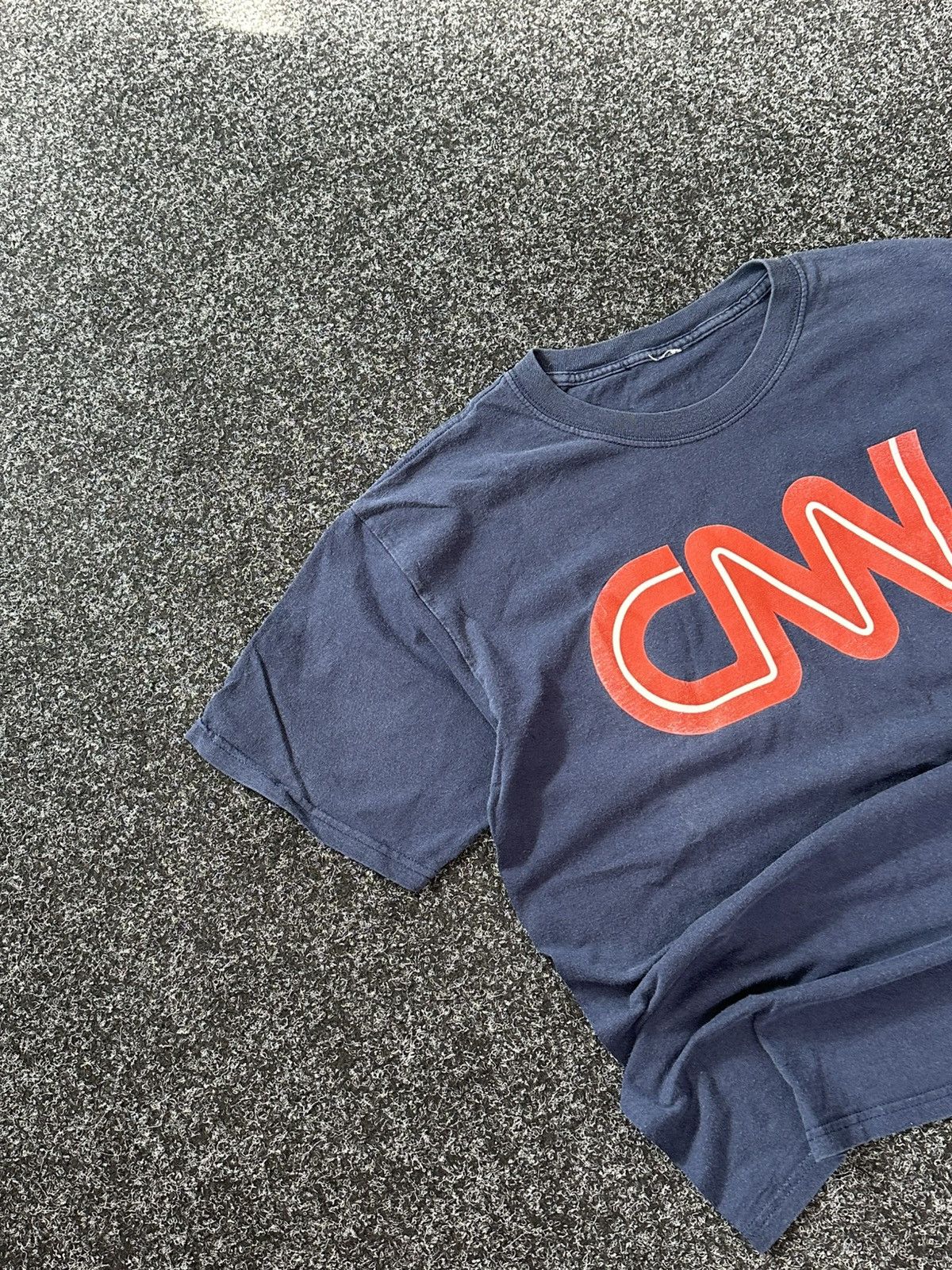 Band Tees × Vintage 🚨VINTAGE USA CNN TEE T -shirt RARE TELEVISUAL SHOW Size US L / EU 52-54 / 3 - 2 Thumbnail