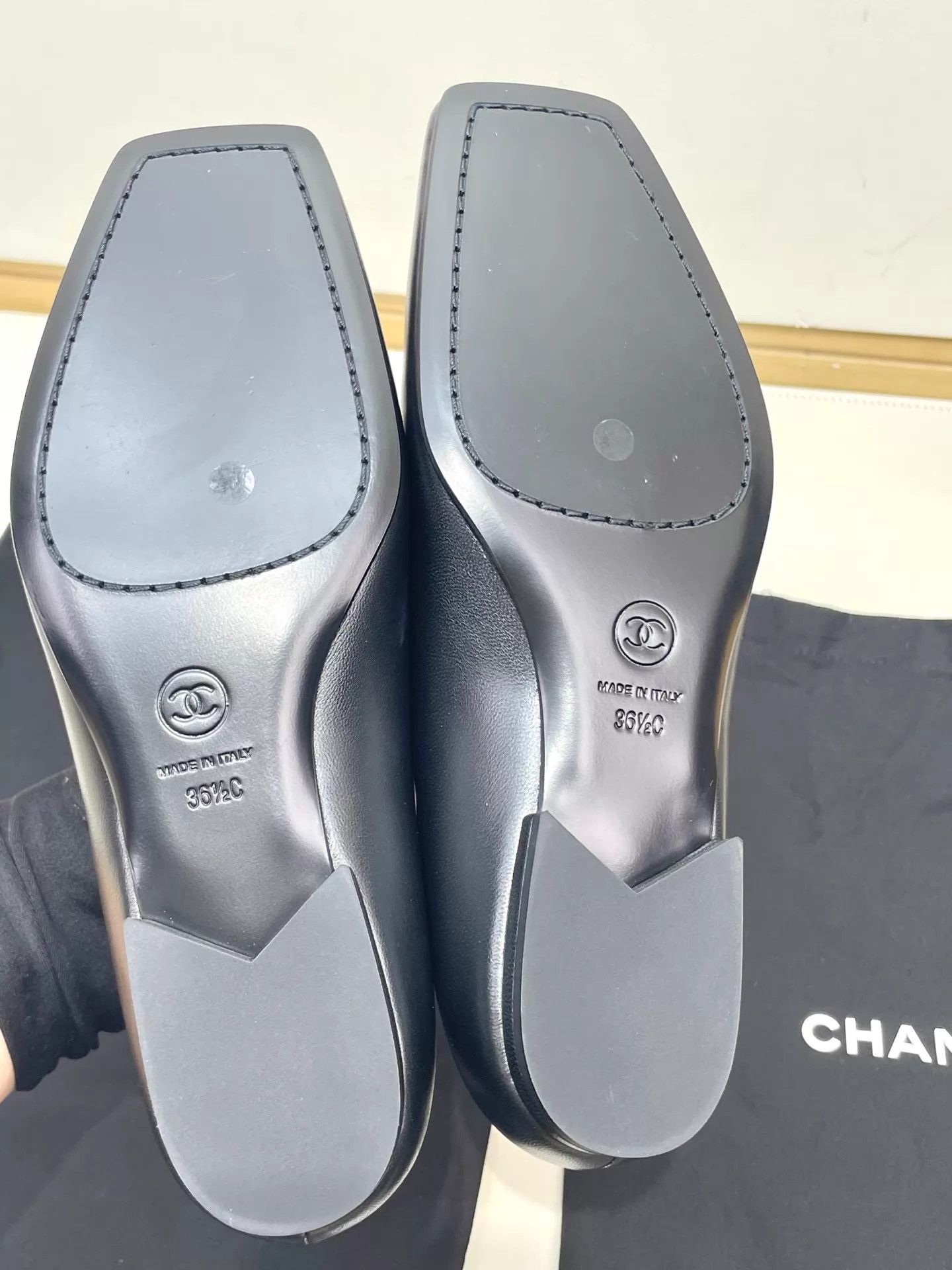 Chanel Chanel 26 Square Toe Slip-On Flat Shoes 36.5 Size US 6 / IT 36 - 7 Thumbnail