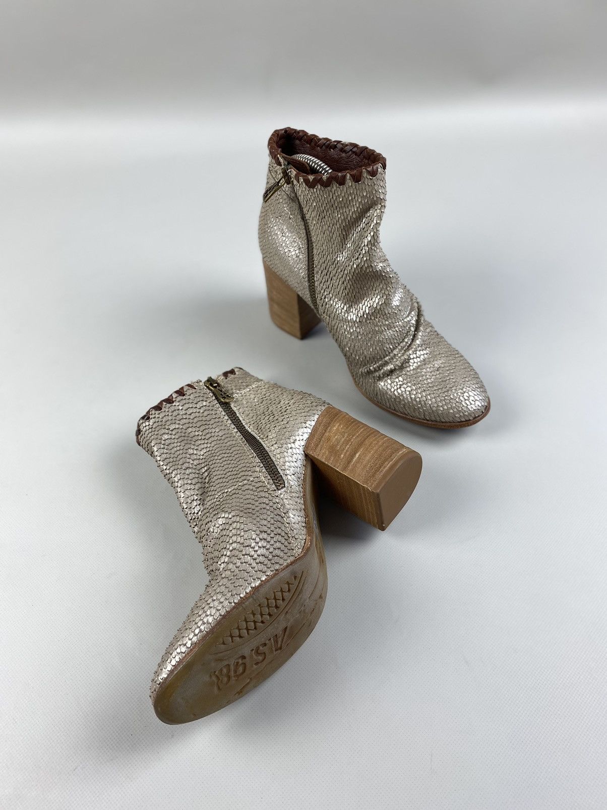 A.S.98 A.S. 98 ladies avant-garde heeled boots size 39 Size US 9 / IT 39 - 15 Thumbnail