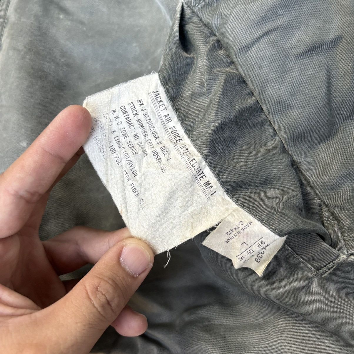 Vintage Vintage Vietnam USAAF US Airfare MA-1 Military bomber Jacket Size US L / EU 52-54 / 3 - 4 Thumbnail