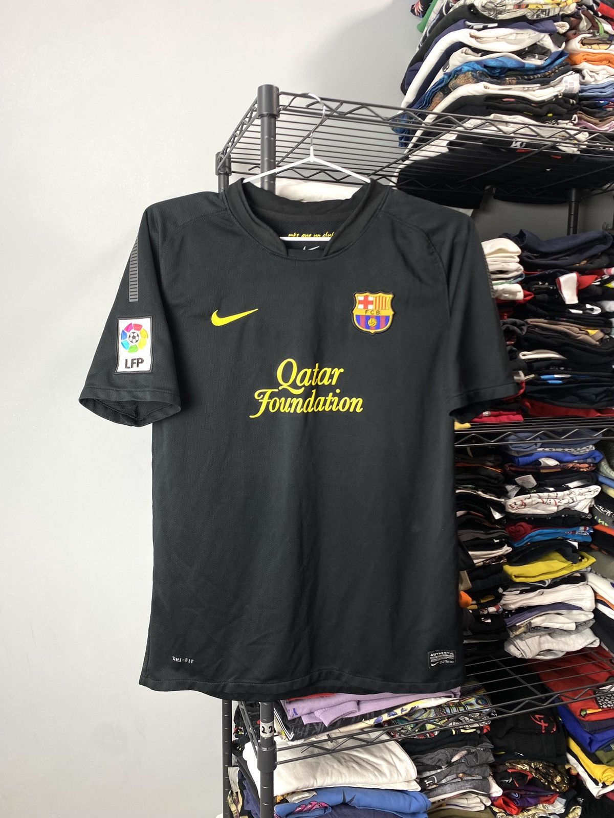 Nike Vintage Nike Barcelona Laurent Soccer Jersey T Shirt Size US S / EU 44-46 / 1 - 1 Thumbnail