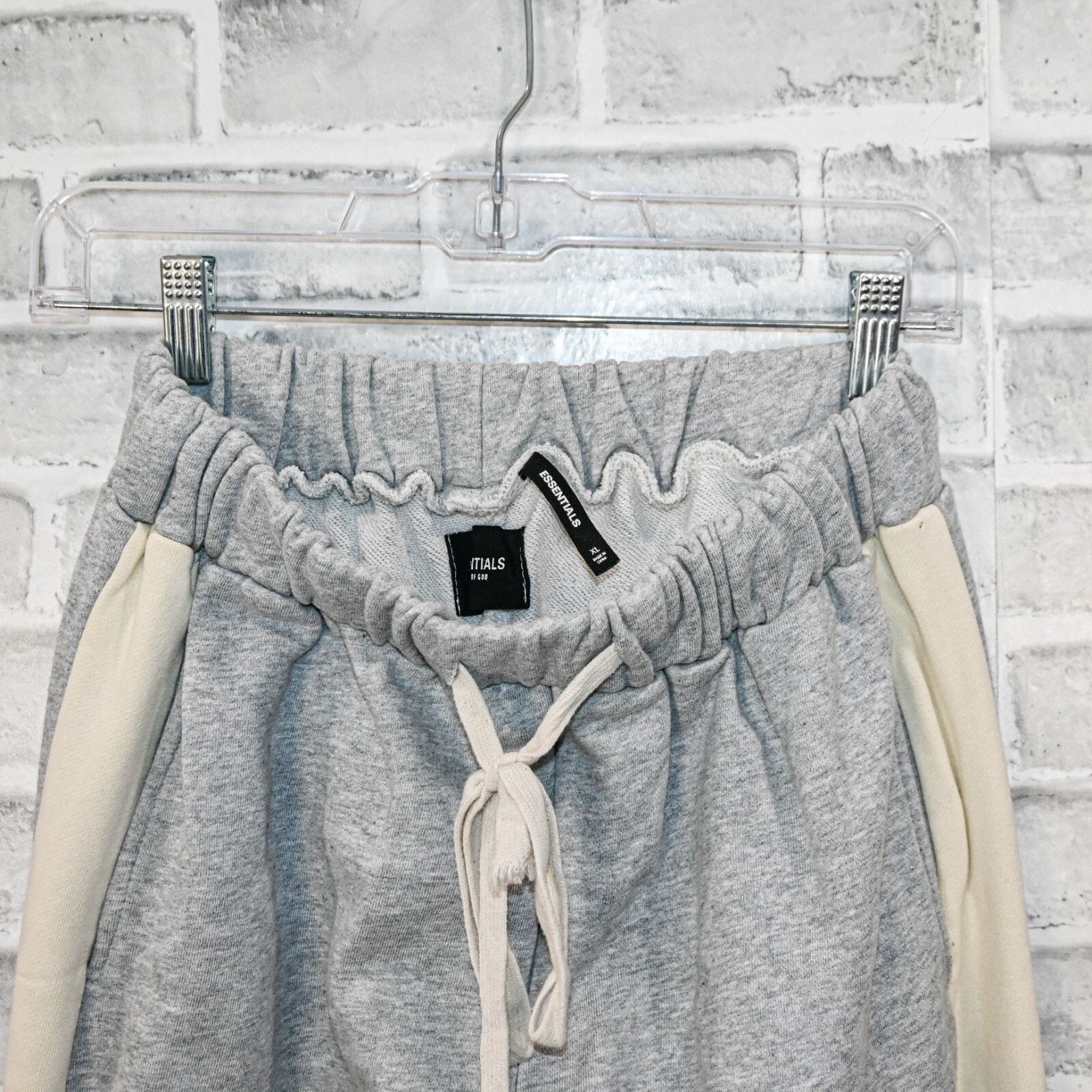 Essentials Fear of God Essentials Jogger Pants Heather Grey Stripe Size 30" / US 8 / IT 44 - 8 Thumbnail