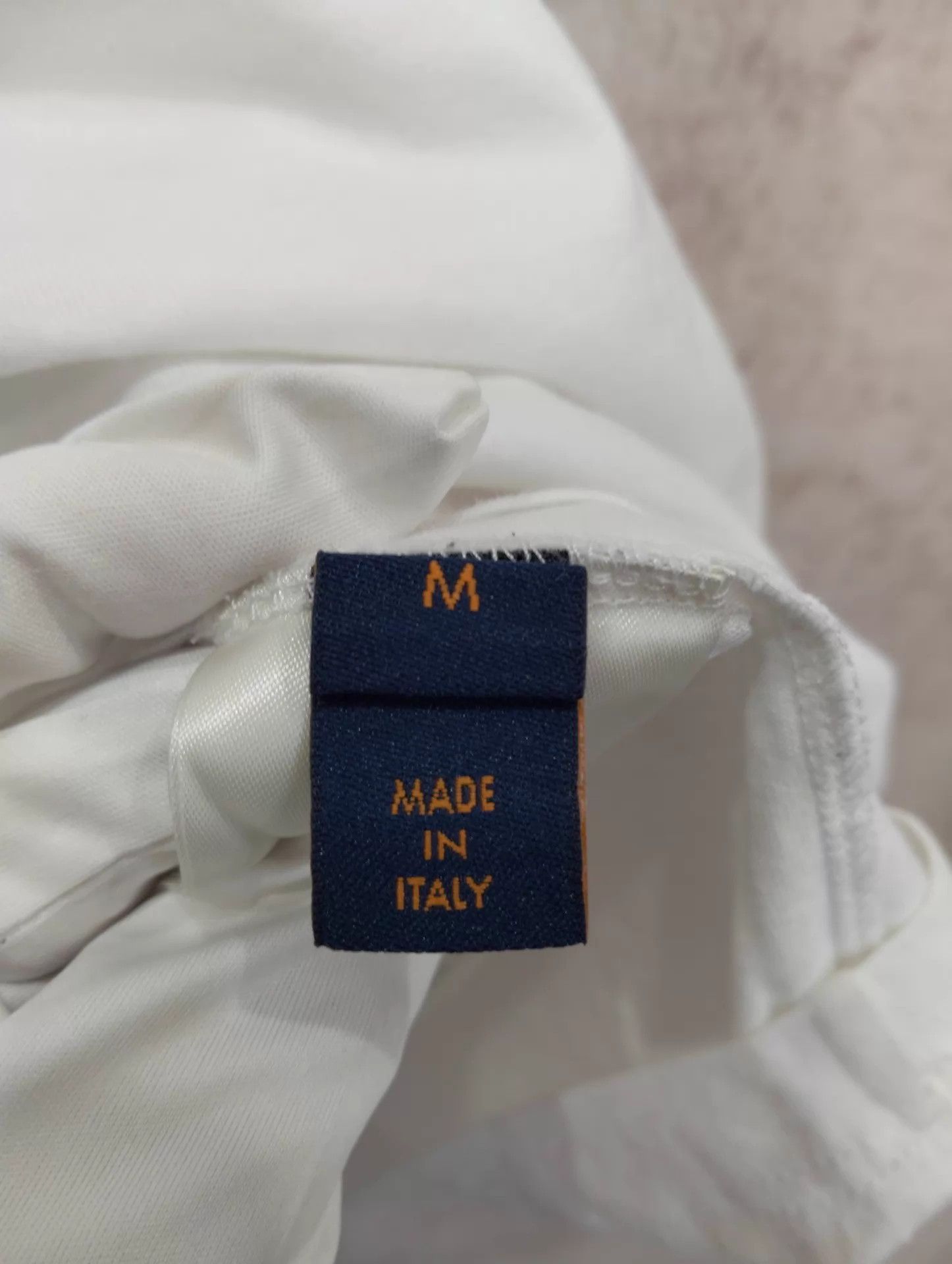 Louis Vuitton LV white chest logo short sleeve M Size US M / EU 48-50 / 2 - 5 Thumbnail