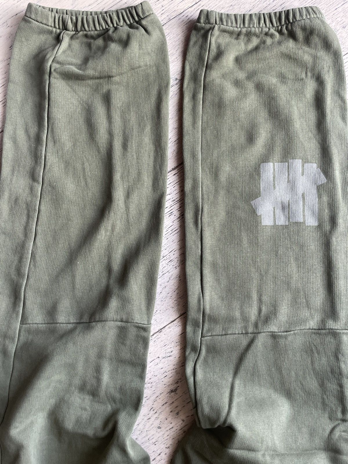 Adidas × Undefeated Adidas × Undefeated Green Track Joggers – Size S Size US 30 / EU 46 - 4 Thumbnail