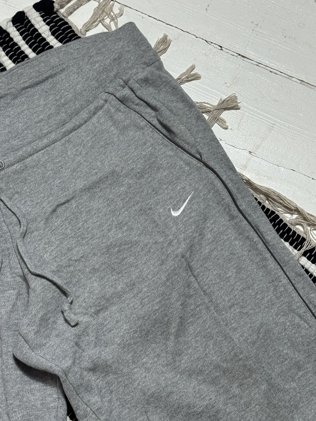 Nike VINTAGE NIKE MINI SWOOSH 2000s GRAY PANTS Size 30" / US 8 / IT 44 - 6 Thumbnail