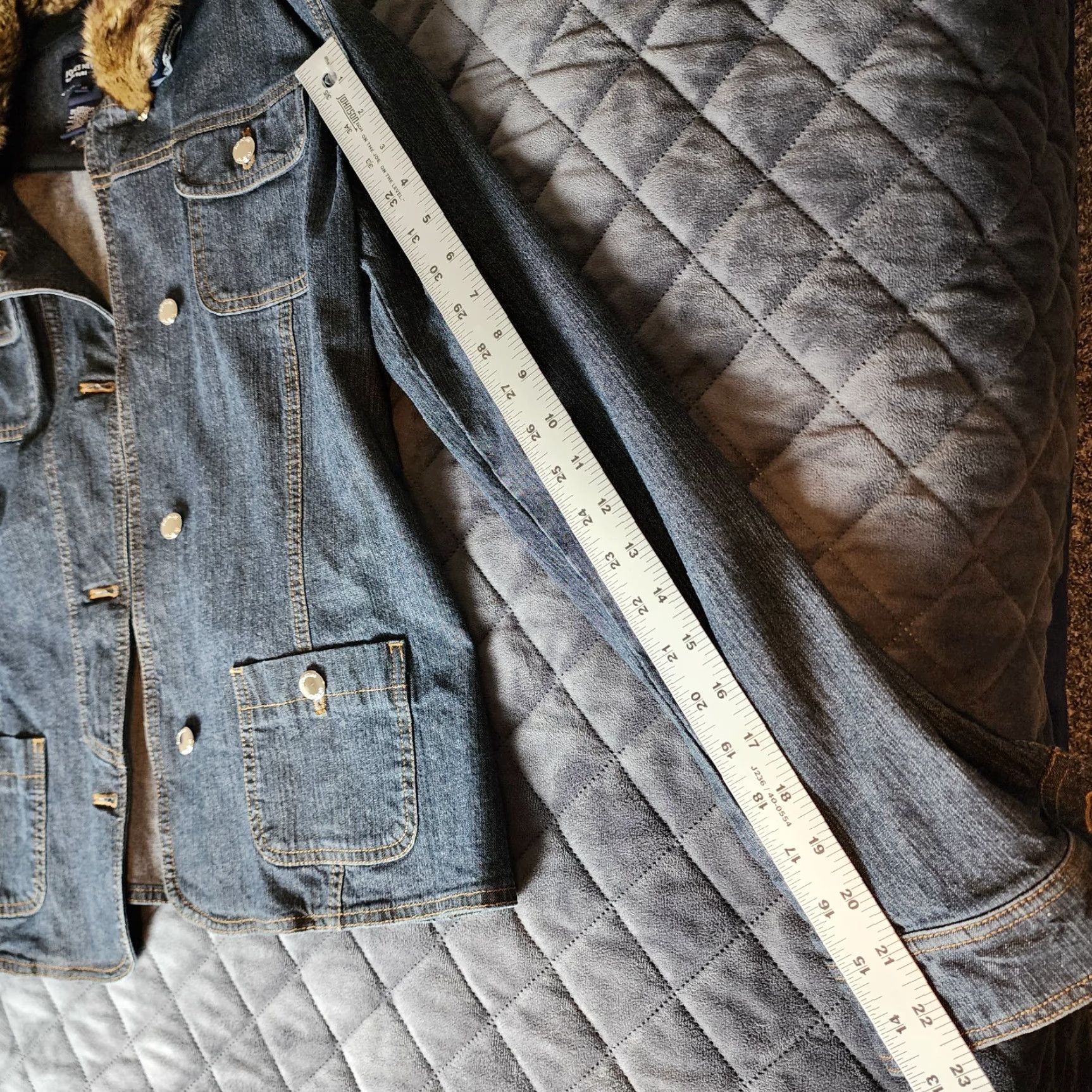 Jones New York Jones New York Women’s Denim Jean Jacket XL Blue Casual Short Button Collared Faux Fur Collar Size XL / US 12-14 / IT 48-50 - 5 Thumbnail