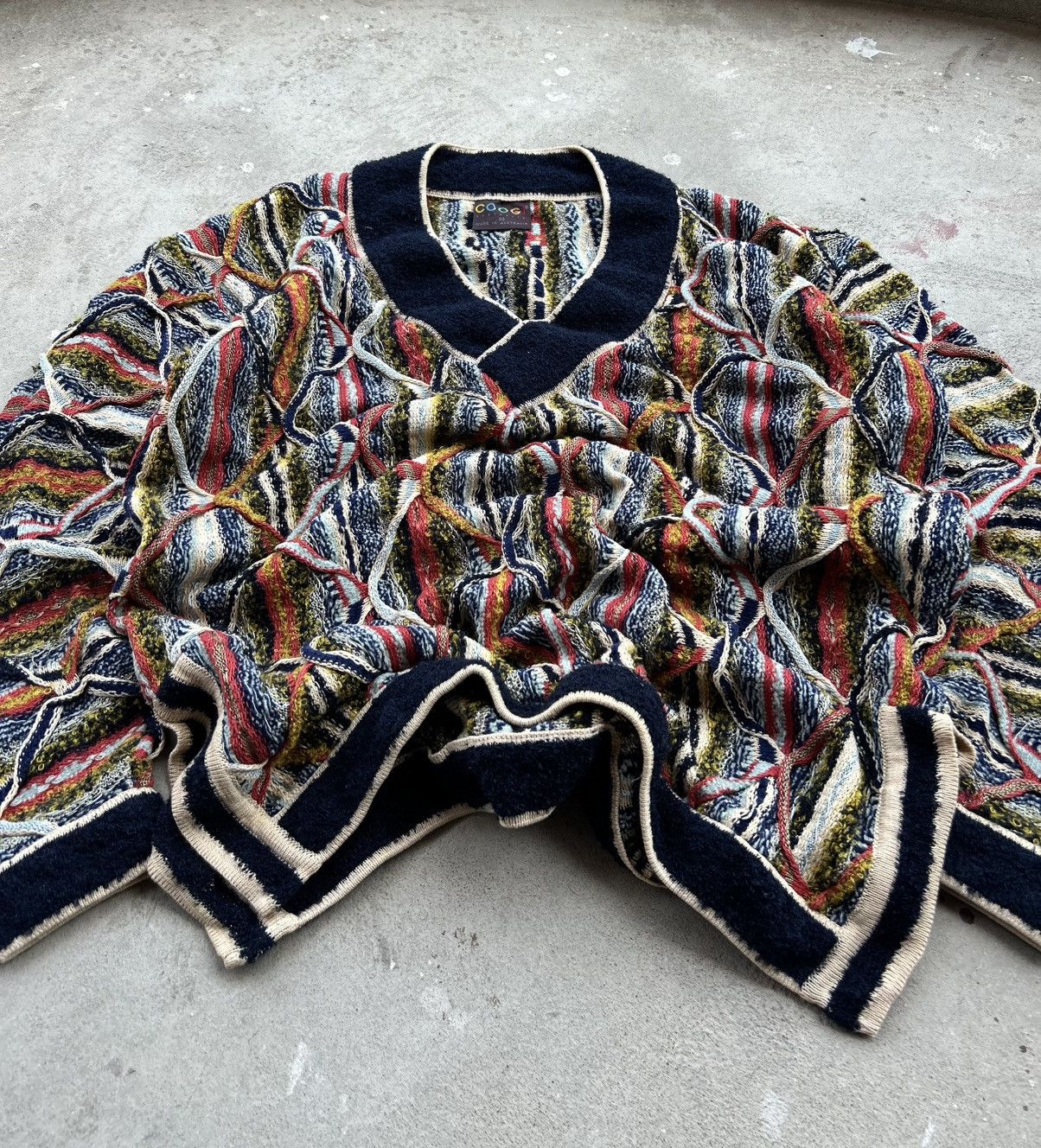 Coogi RARE VINTAGE COOGI 3D MULTICOLOURED CABLE KNIT Size US L / EU 52-54 / 3 - 2 Thumbnail