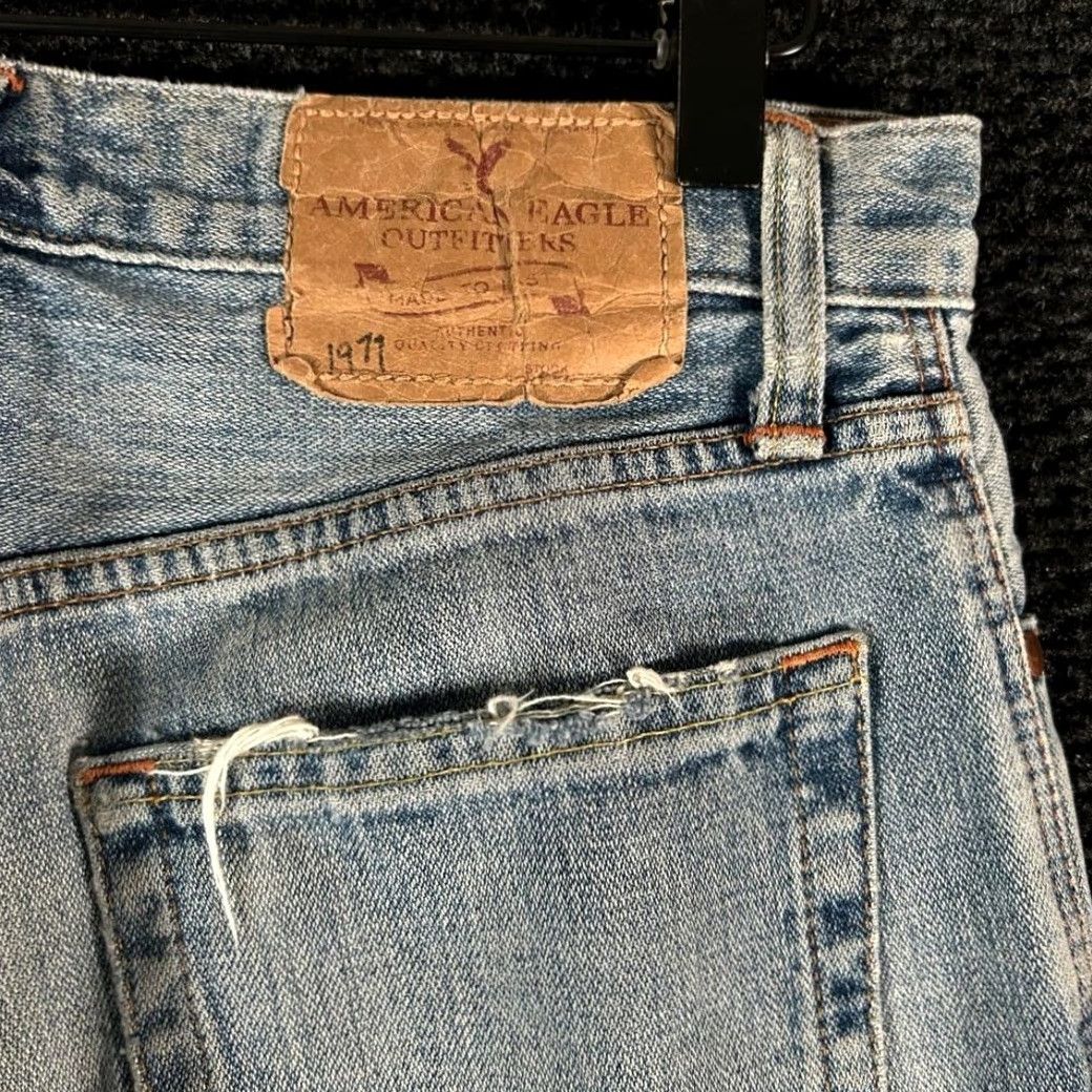 American Eagle Outfitters VINTAGE American Eagle Outfitters Women Jeans Light Wash Distressed Knee Flare Leg 26x28 Women Blue Wide-Leg 26 Womens Jeans Flare Size 26" / US 2 / IT 38 - 3 Thumbnail