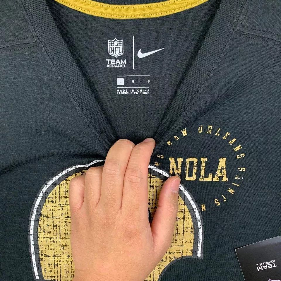 Nike New Orlean Saints Shirt Men Long Sleeve Pullover Crew Neck L Size US L / EU 52-54 / 3 - 6 Thumbnail