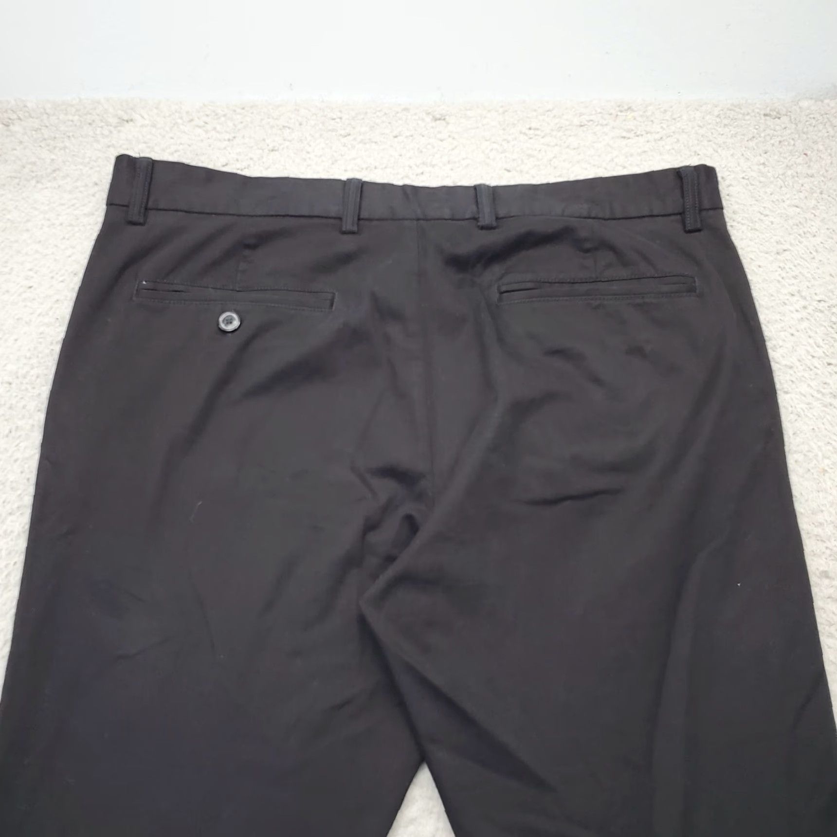 Old Navy Old Navy Chino Pants Mens Size 36/30 Black Casual Pants Men 36/30 Cotton Flat Front Pockets Button Front Size US 36 / EU 52 - 8 Thumbnail