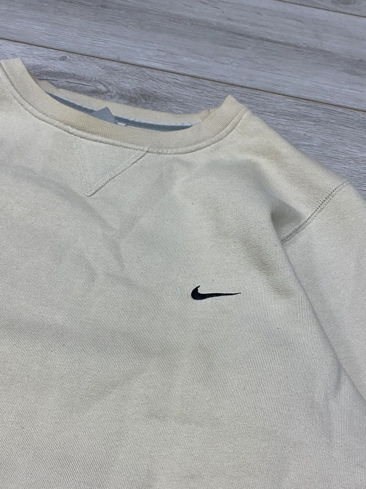 Nike Nike vintage swoosh sweatshirt dirty Size US S / EU 44-46 / 1 - 3 Thumbnail