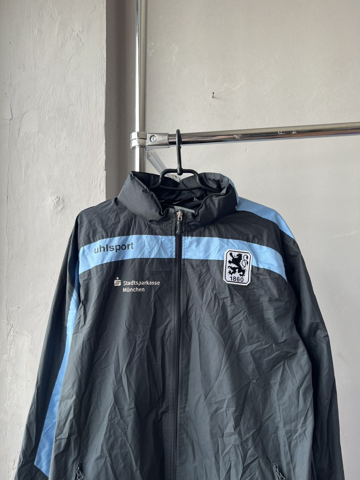 Other 2014/15 TSV MUNICH 1860 SOCCER FOOTBALL JACKET UHLSPORT Size US L / EU 52-54 / 3 - 3 Thumbnail