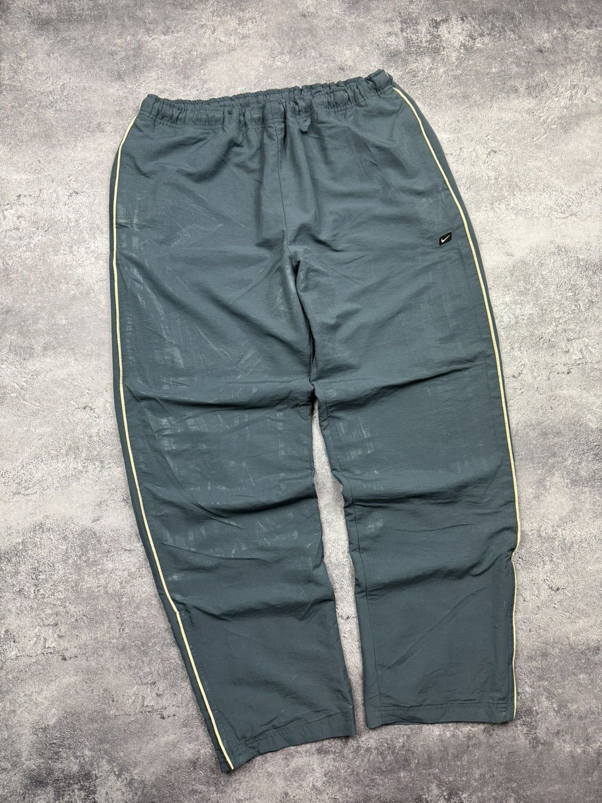 Nike Nike Vintage Track Pants Swoosh Y2K Baggy Sweatpants Hype Size US 36 / EU 52 - 5 Thumbnail