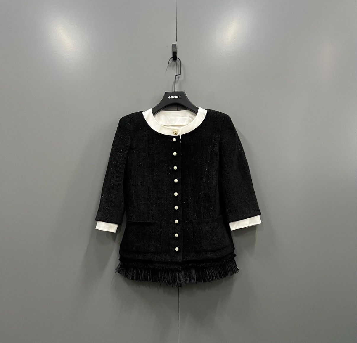 Chanel CHANEL 20A Cambon Velvet Ostrich Feather Tassel Jacket J41 Size XS / US 0-2 / IT 36-38 - 1 Thumbnail