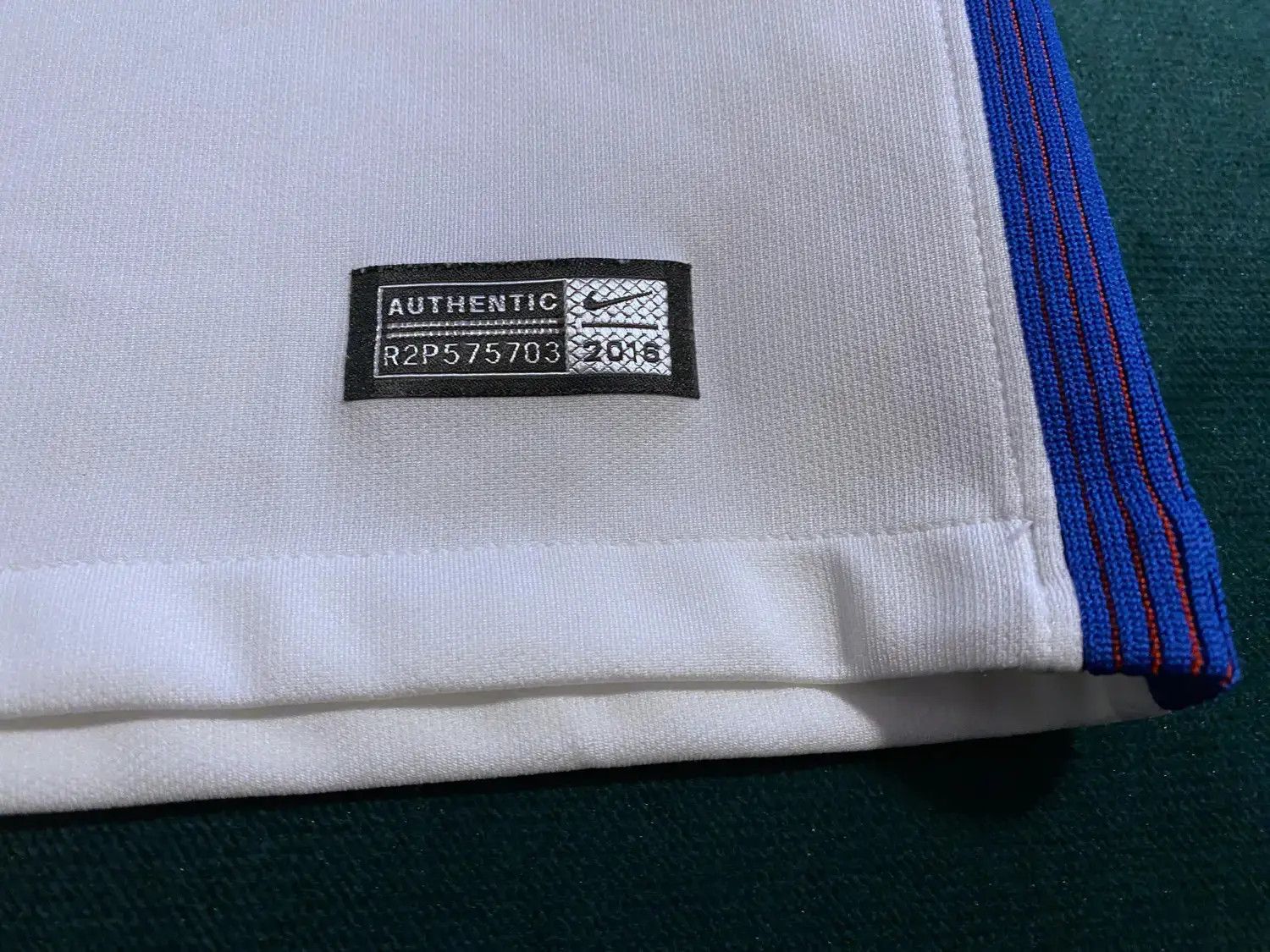 Nike England 2016 football Soccer Jersey Nike shirt size L Size US L / EU 52-54 / 3 - 9 Thumbnail