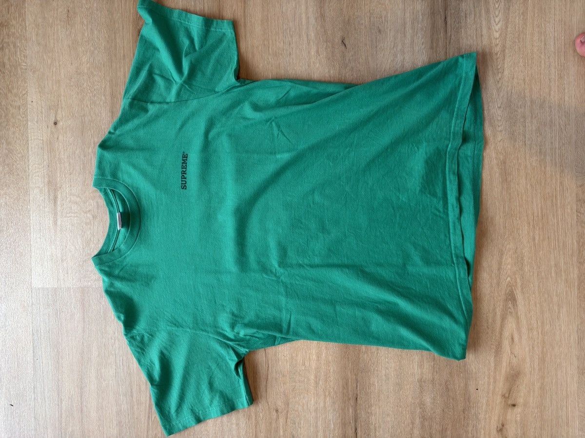 Supreme Camiseta Supreme verde con graphic logo – Talla L – 9/10 Size US L / EU 52-54 / 3 - 1 Thumbnail
