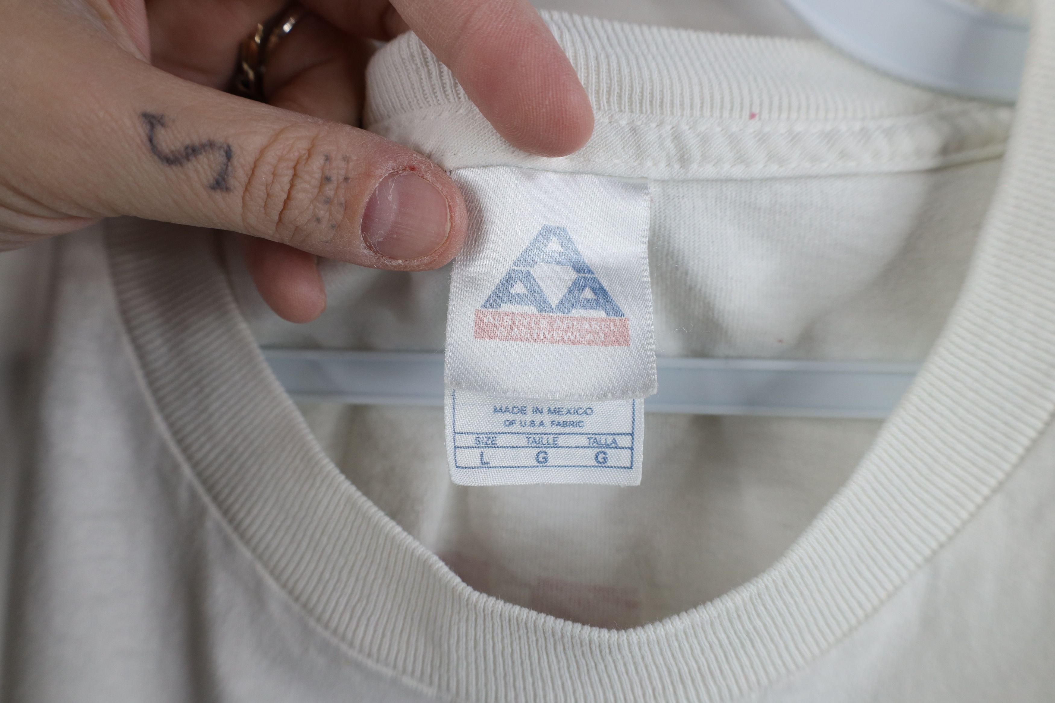 Vintage Vintage Y2K Streetwear Basketball Short Sleeve T-Shirt White Size US L / EU 52-54 / 3 - 9 Thumbnail