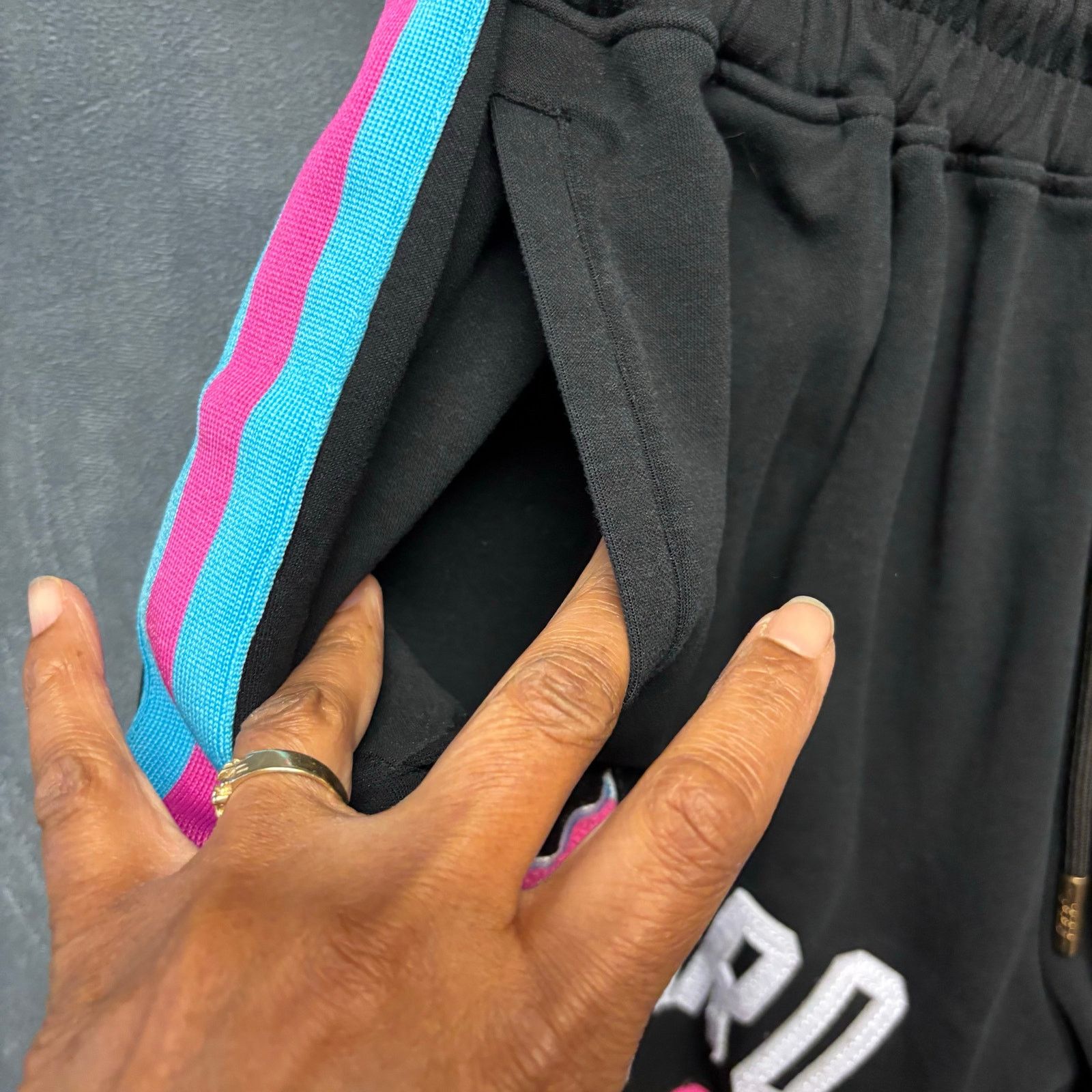 Pro Standard Pro Standard Miami Heat Shorts Tyler Herro 14 Basketball NBA Size US 28 / EU 44 - 9 Thumbnail