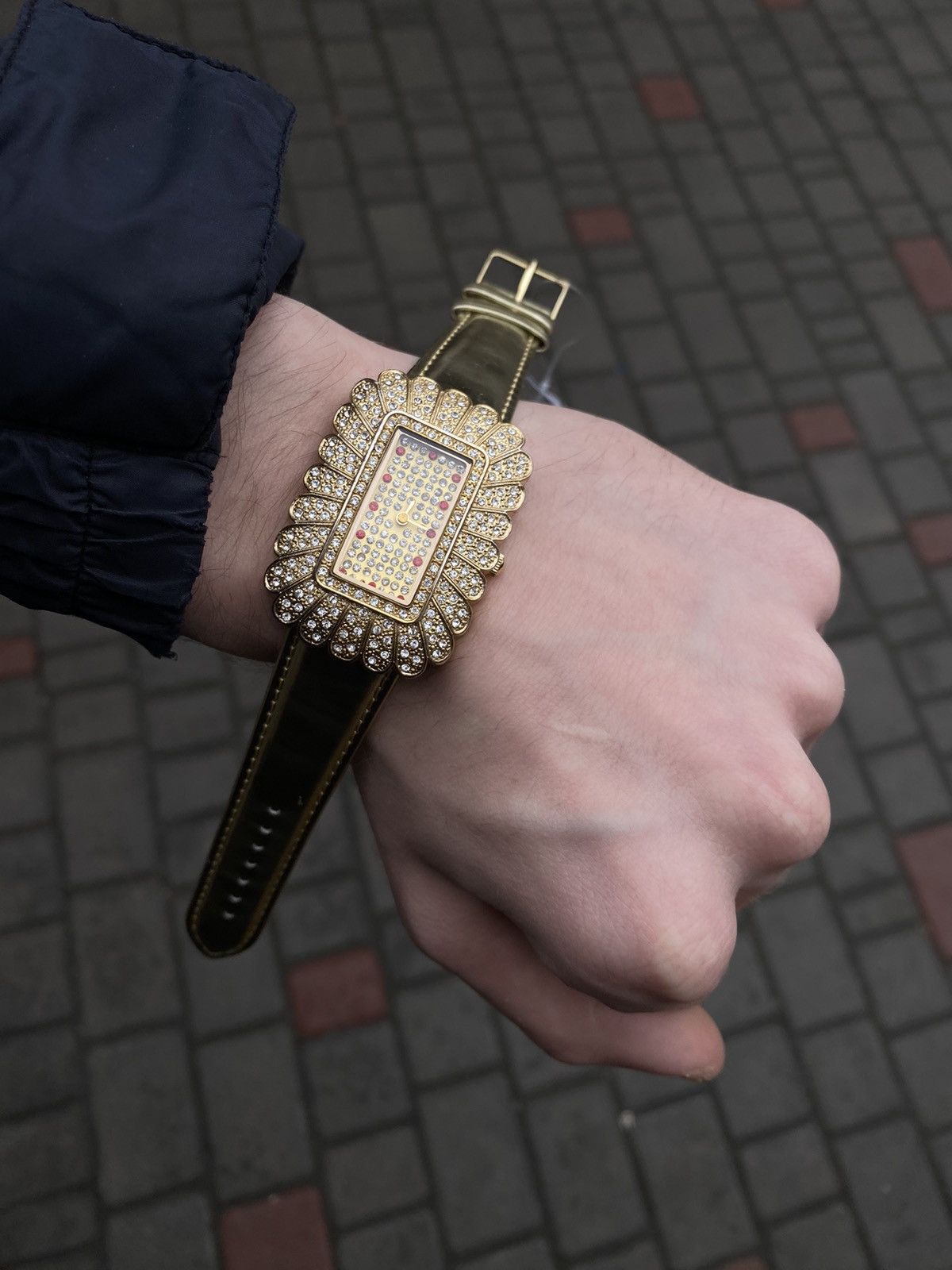 Vintage Luxury Rhinestone Gold Watch – Statement Piece Size ONE SIZE - 10 Thumbnail