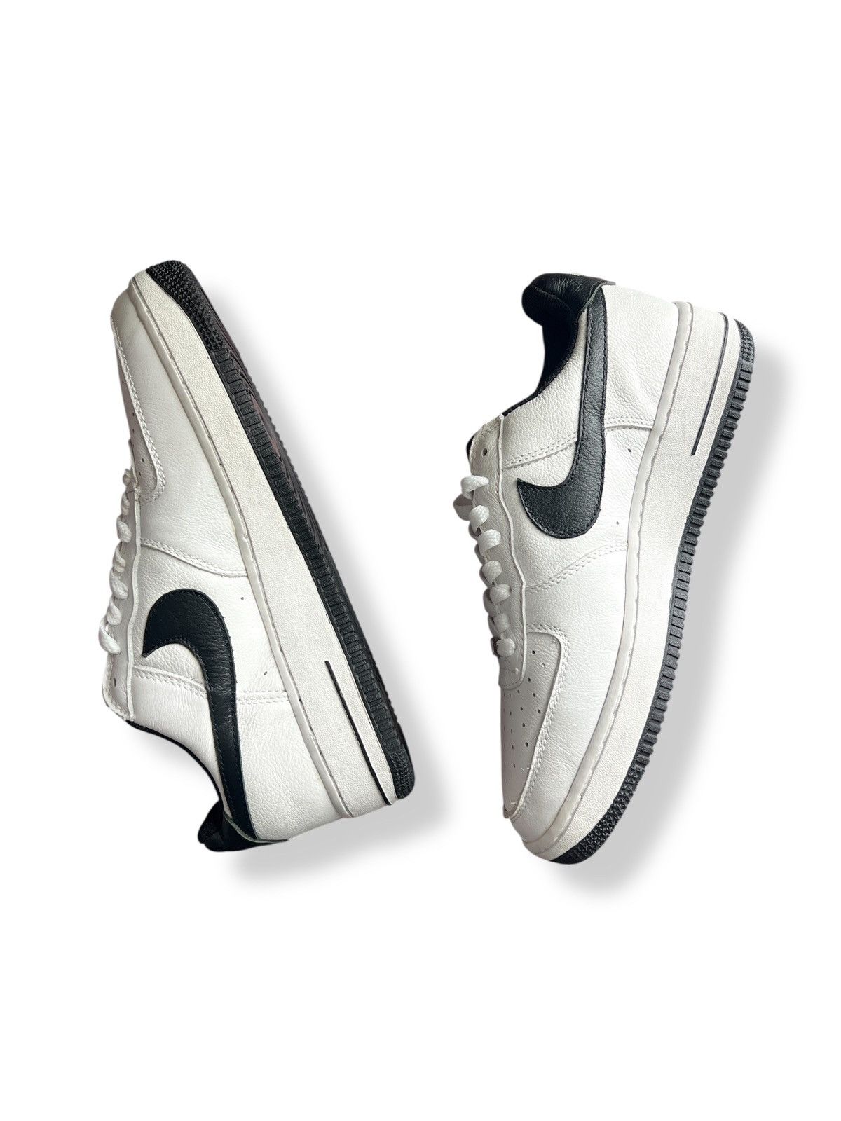 Nike 2005 Nike Air Force 1 Low - White/Black - Size 9.5 Size US 9.5 / EU 42-43 - 3 Thumbnail