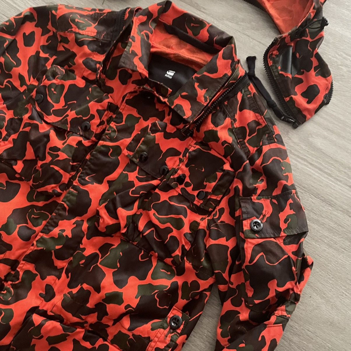 G-Star × Pharrell Pharrell x GSTAR Elwood 25 orange camo duck jacket pants Size US 30 / EU 46 - 5 Thumbnail