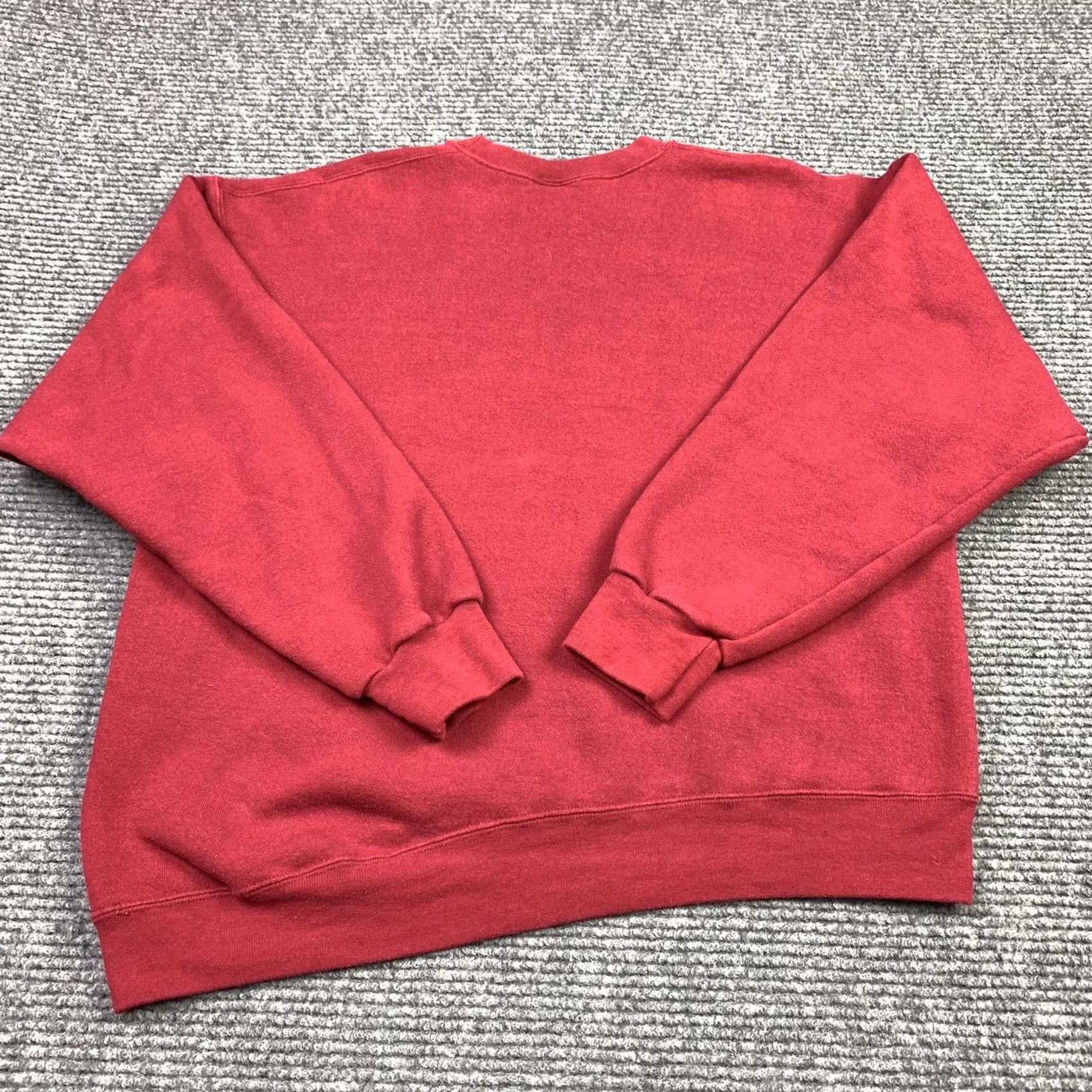 Soffe VINTAGE Soffe Sweatshirt Crewneck Red 90s Adult Large Gusset Cotton Blend Mens Sweatshirt 50/50 Made In USA Regular Size L Size US L / EU 52-54 / 3 - 3 Thumbnail