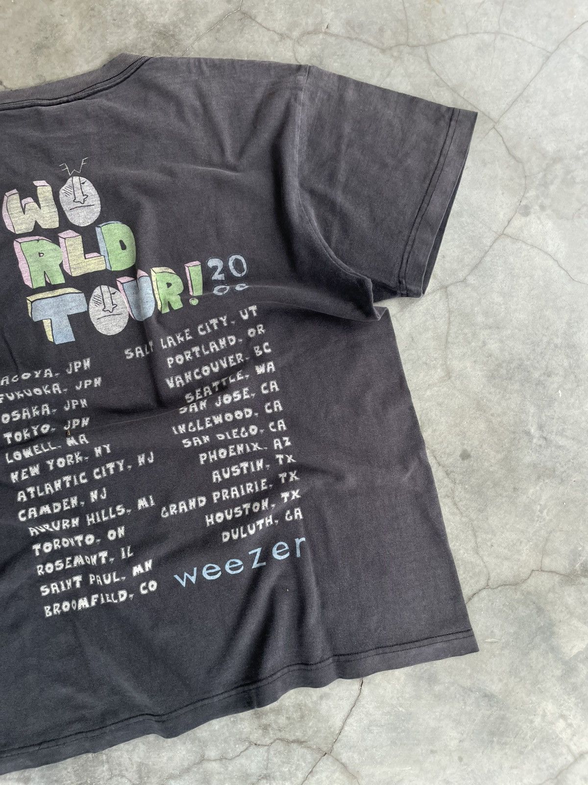 Band Tees Weezer Troublemaker Tour 2008 Naturally Faded Size US M / EU 48-50 / 2 - 12 Thumbnail