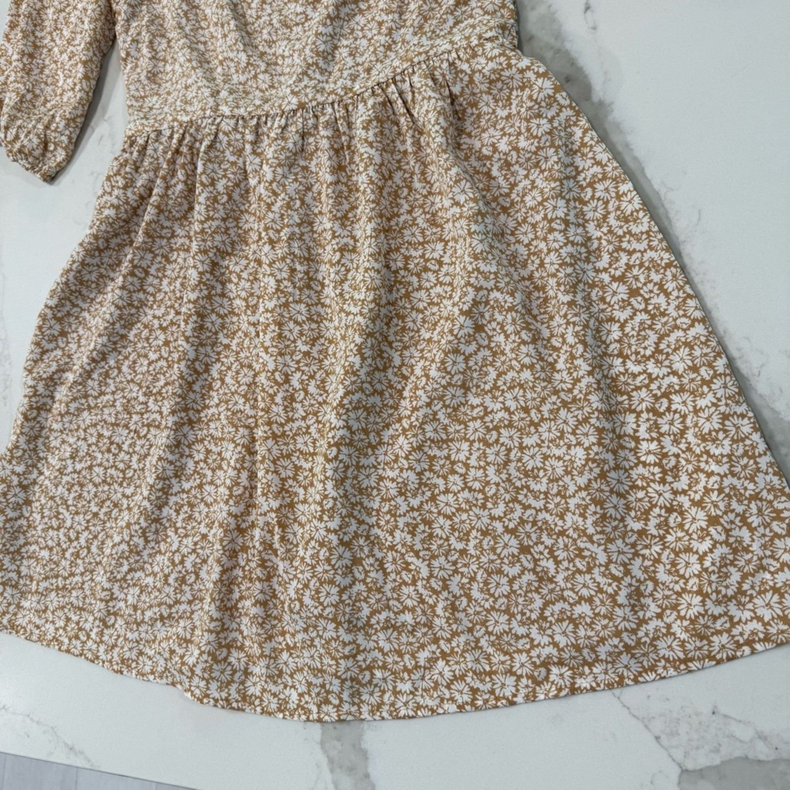 Forever 21 Forever 21 NWT Floral PuffSleeve Cottage Dress Womens Medium Size M / US 6-8 / IT 42-44 - 2 Thumbnail