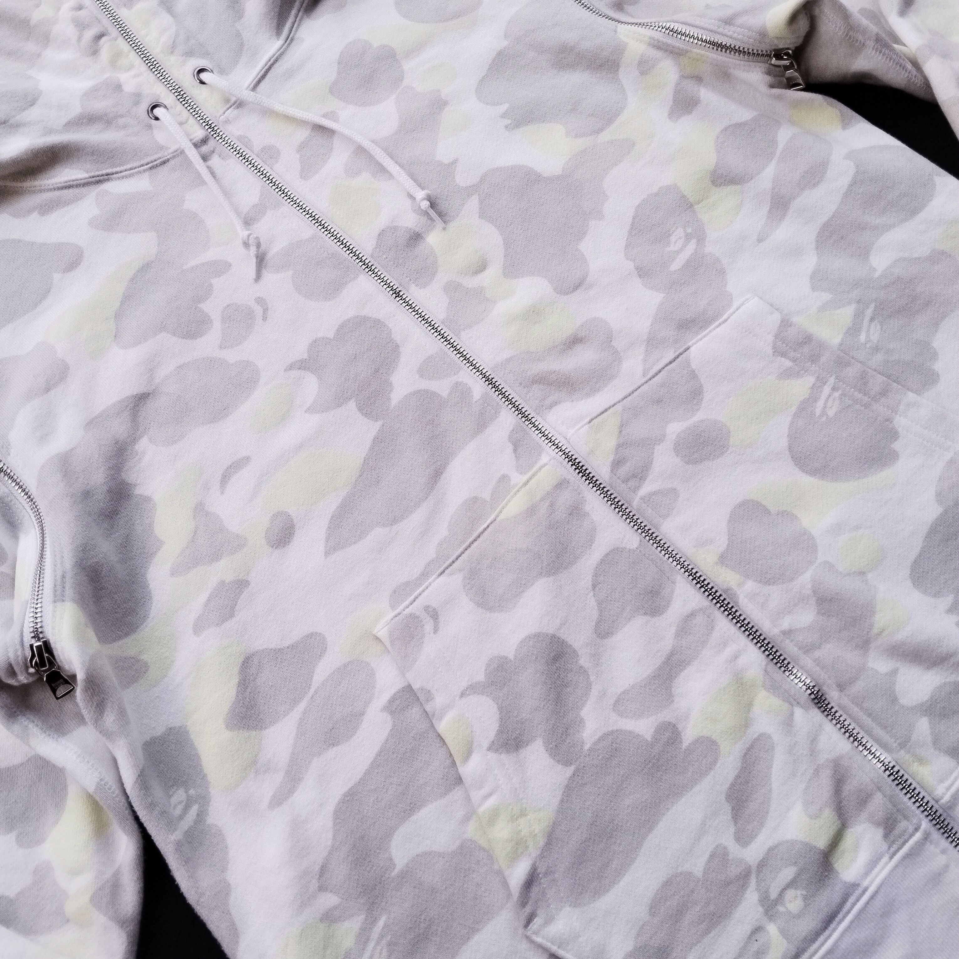 Bape 2015 Bape City Camo Detachable Sleeve Full Zip Hoodie Size US L / EU 52-54 / 3 - 3 Thumbnail