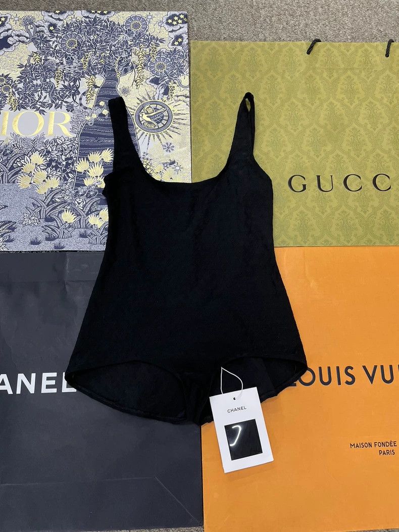Chanel chanel 24S new black dark pattern logo one-piece swimsuit Size 24" / US 00 / IT 34 - 1 Thumbnail