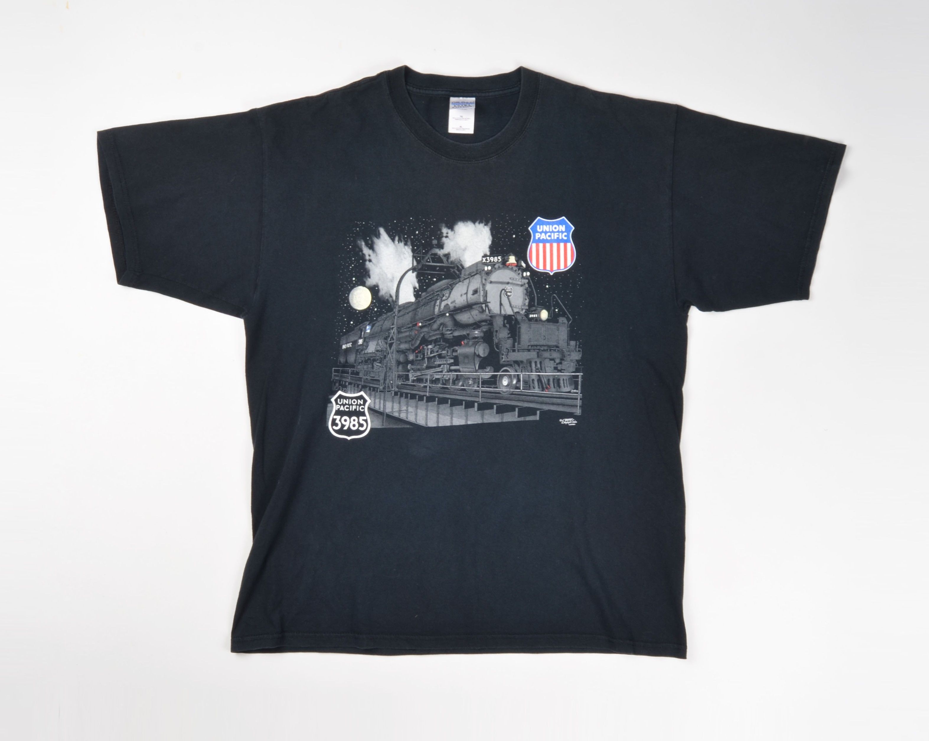 Vintage Vintage Union Pacific Railroad 90's Short Sleeve T-shirt Size US XL / EU 56 / 4 - 1 Thumbnail