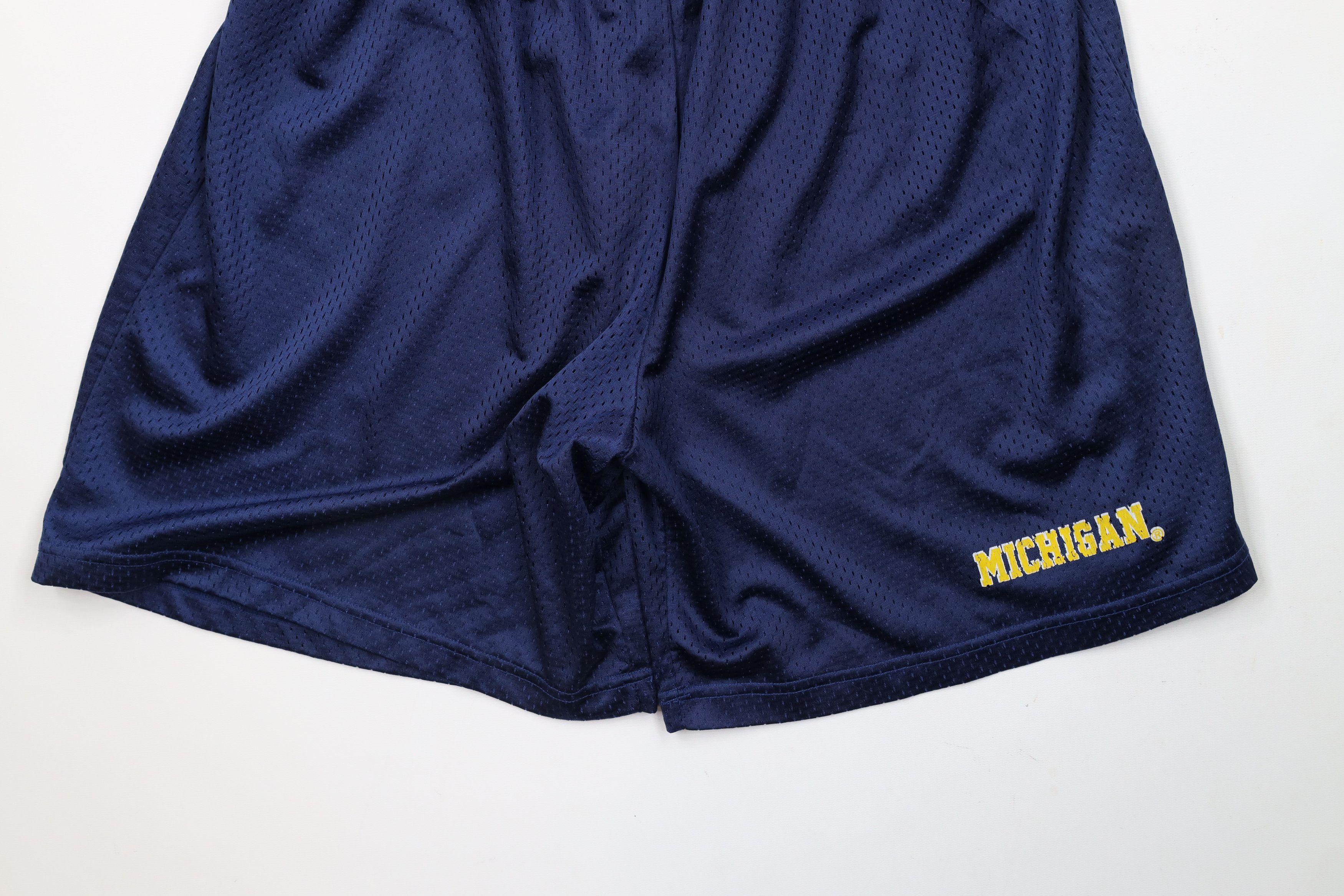 Vintage Vintage 90s University of Michigan Above Knee Mesh Shorts Size US 36 / EU 52 - 4 Thumbnail
