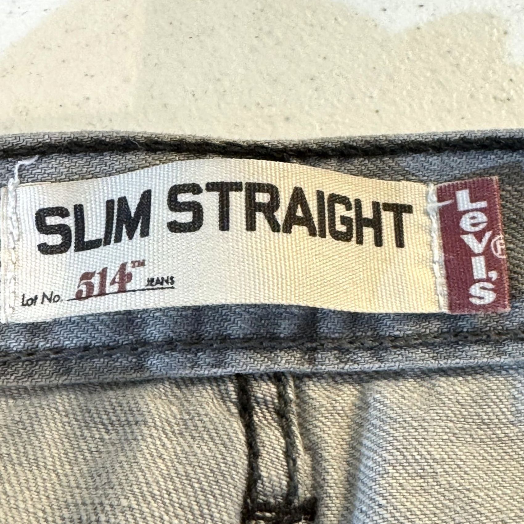 Levi's VINTAGE Levi's 514 Jeans Mens 33x32 Gray Denim Slim Straight 100 Cotton Zip Fly Size US 33 - 5 Thumbnail