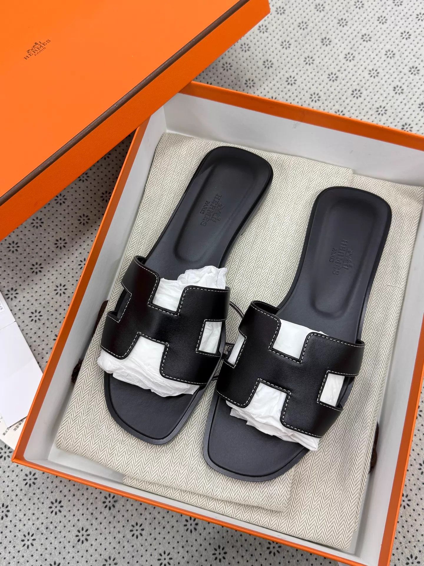 Hermes Hermes Classic H Black Slide 36.5 New With Box Size US 6 / IT 36 - 1 Thumbnail