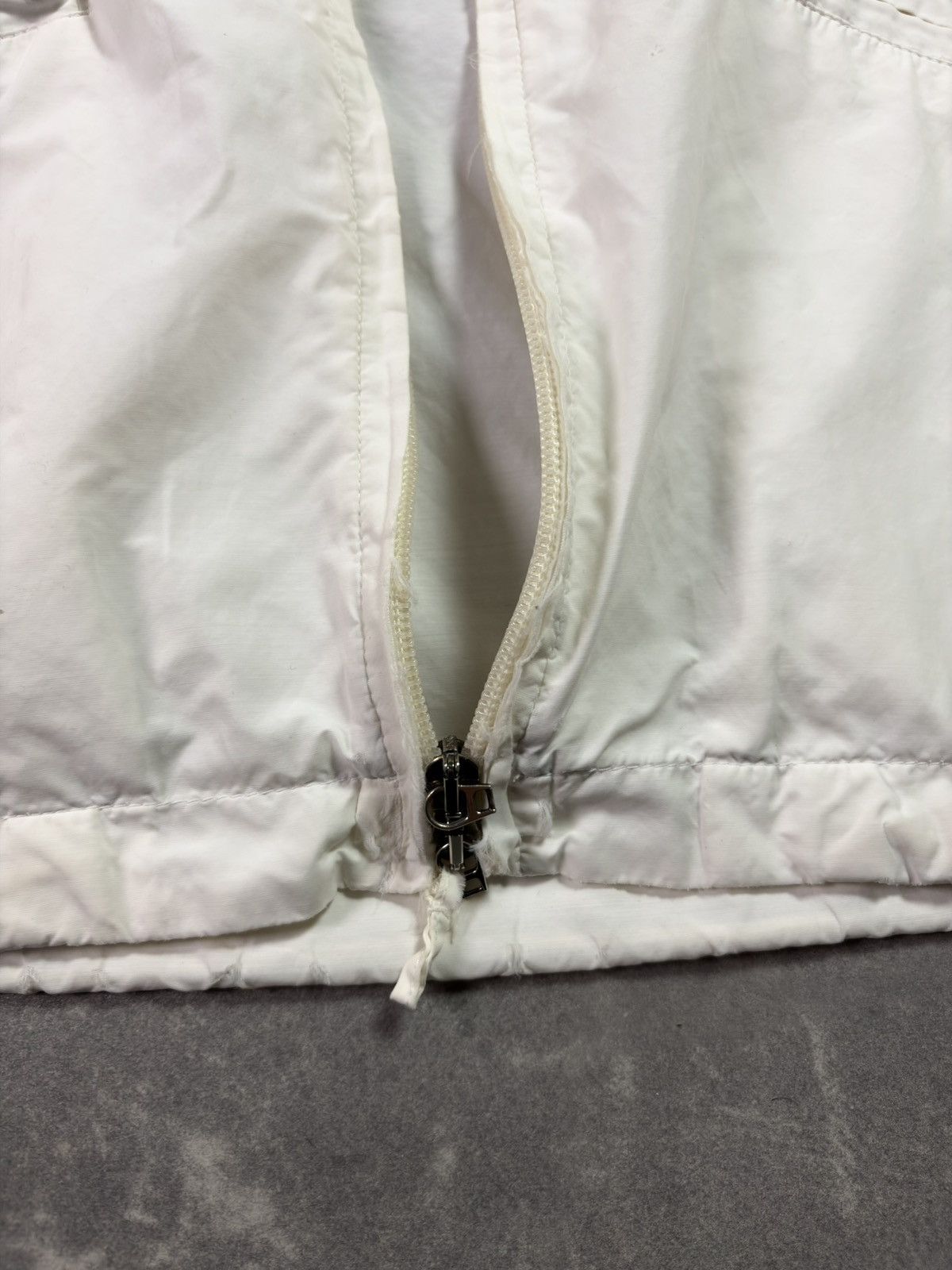 Burberry Burberry Vintage Distressed Faded Hooded Light Jacket L XL Size US L / EU 52-54 / 3 - 12 Thumbnail
