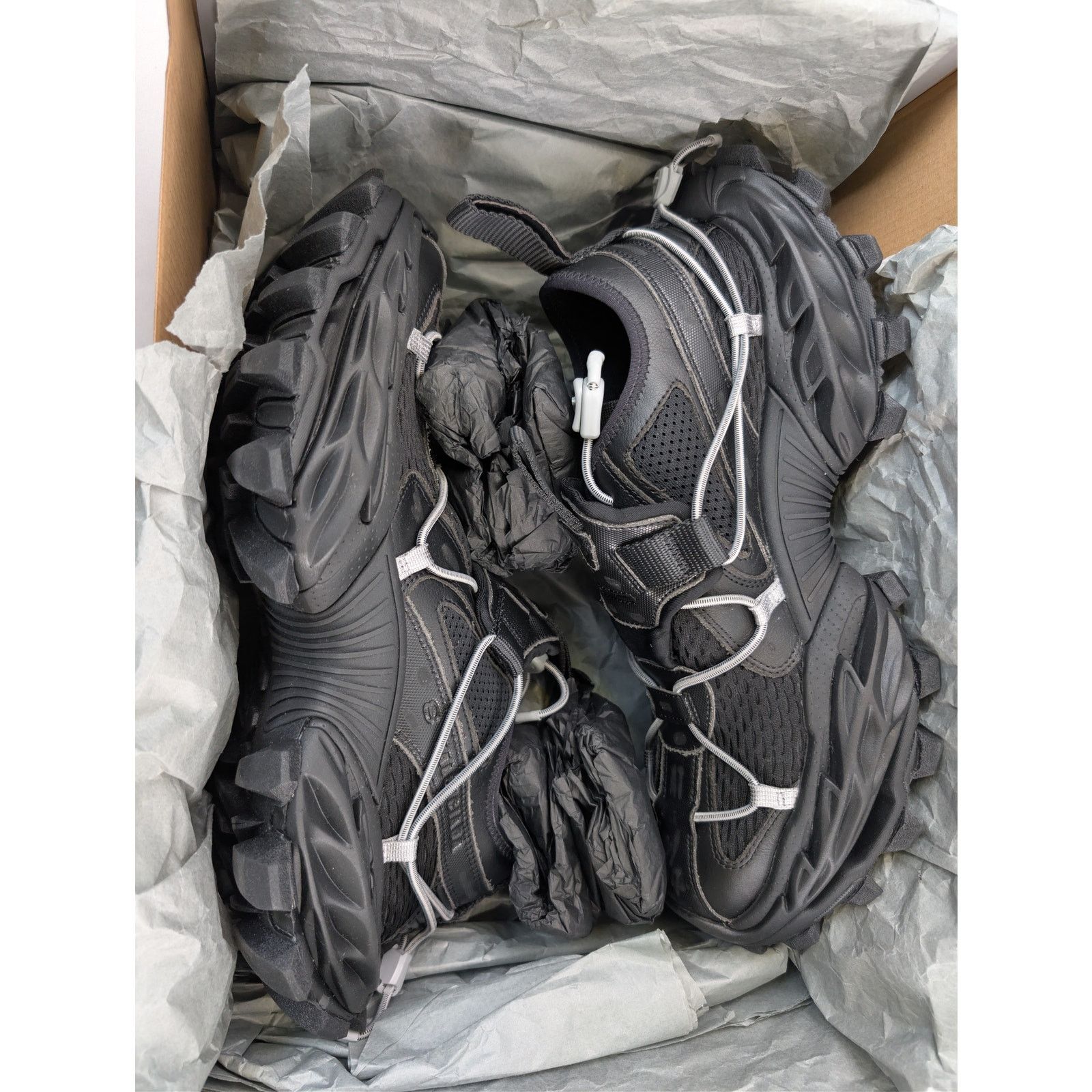 Balenciaga o1rshd1 Hike Low-Top Sneakers in Black Size US 10 / EU 43 - 19 Thumbnail