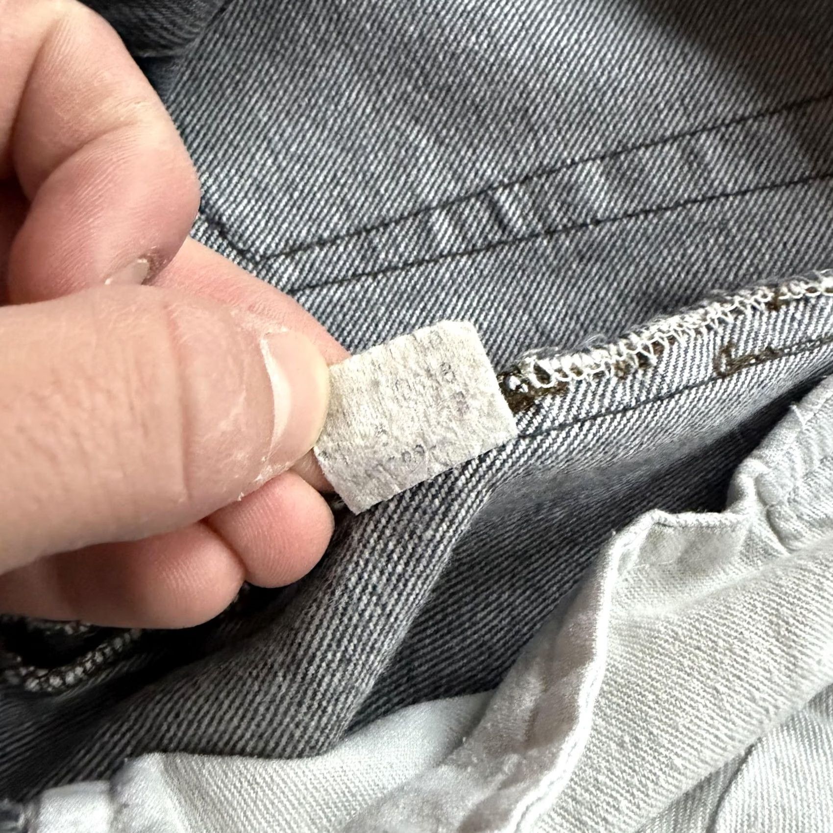 Levi's VINTAGE Levi's 501 Jeans Mens 31x31 Charcoal Wash Denim Straight Button Fly Pockets Distressed Grunge 70s 80s Size US 31 - 7 Thumbnail