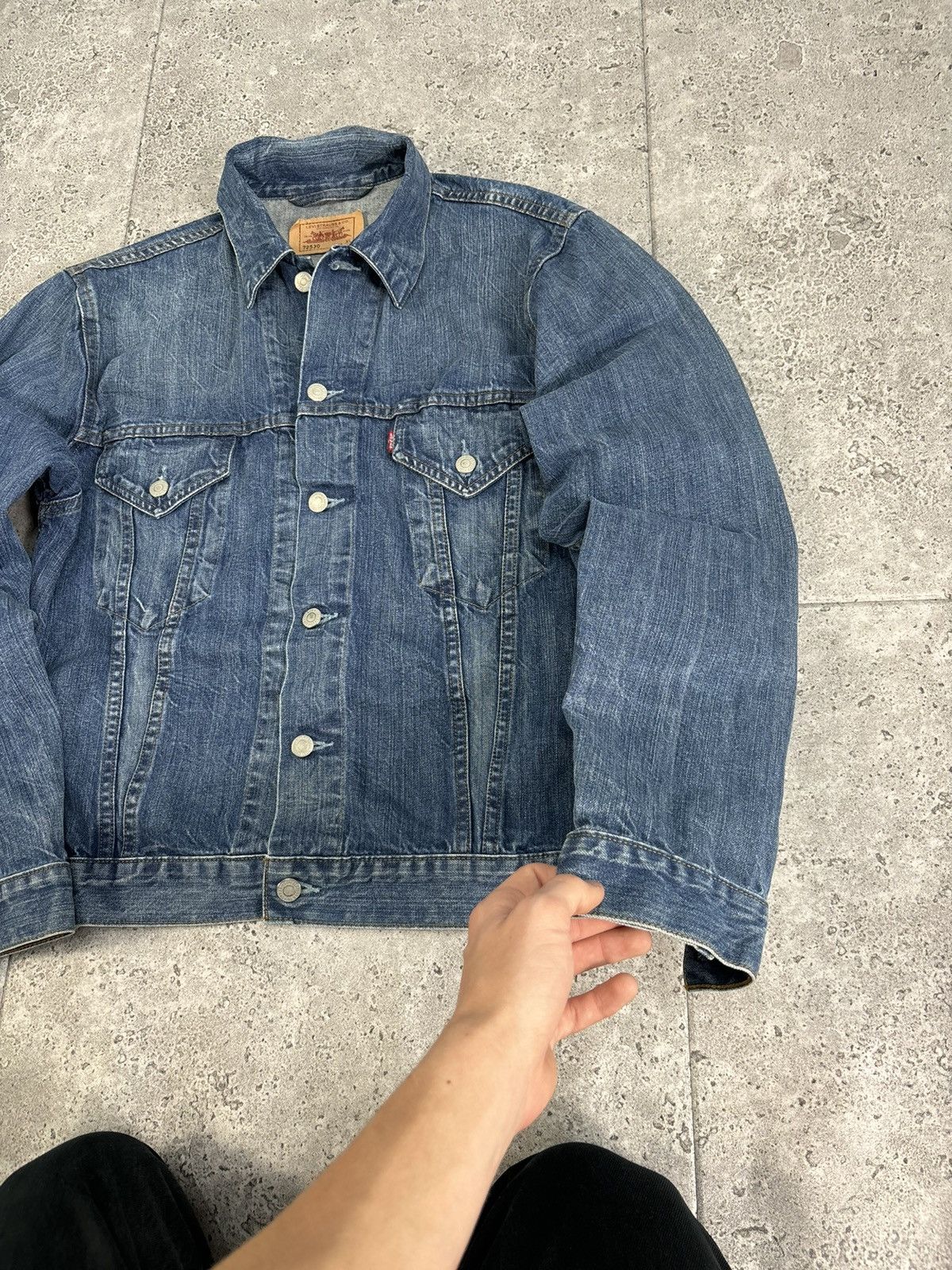 Levi's × Levi's Vintage Clothing Vintage Denim Trucker Jacket Levis Faded Blue 90s USA Japan Size US L / EU 52-54 / 3 - 7 Thumbnail