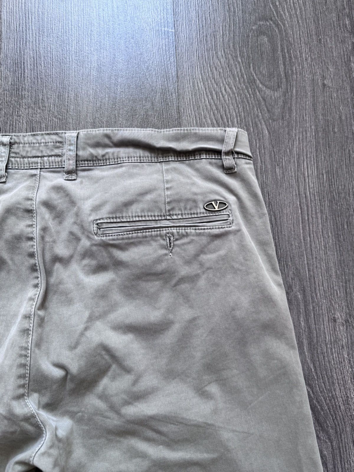 Valentino × Vintage Vintage Valentino Gray Avantgarde Shorts Size US 34 / EU 50 - 8 Thumbnail