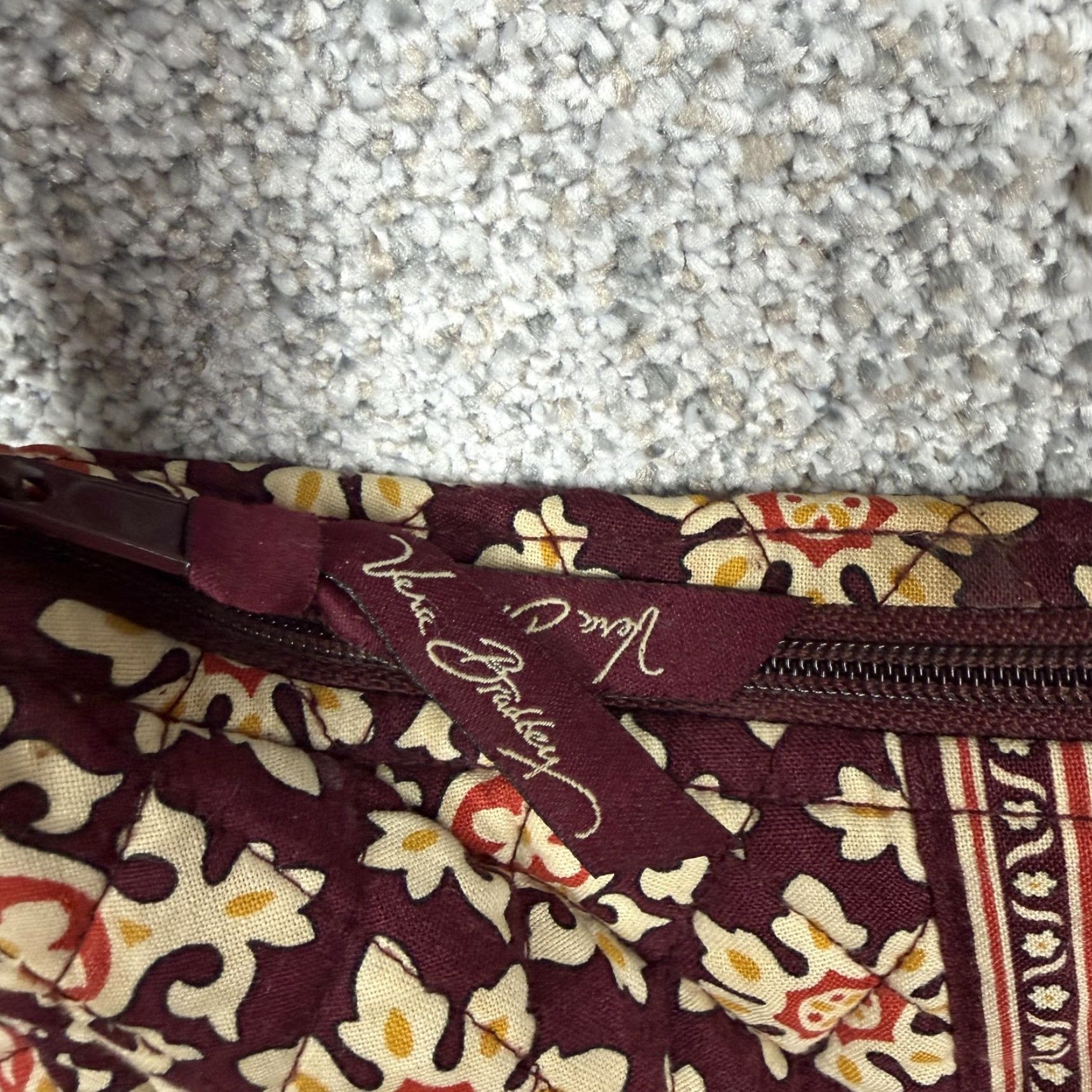 Vera Bradley VINTAGE Vera Bradley Crossbody Bag Womens Medium Burgundy Floral Quilted Bag Purse Zip 90s? Size ONE SIZE - 2 Thumbnail