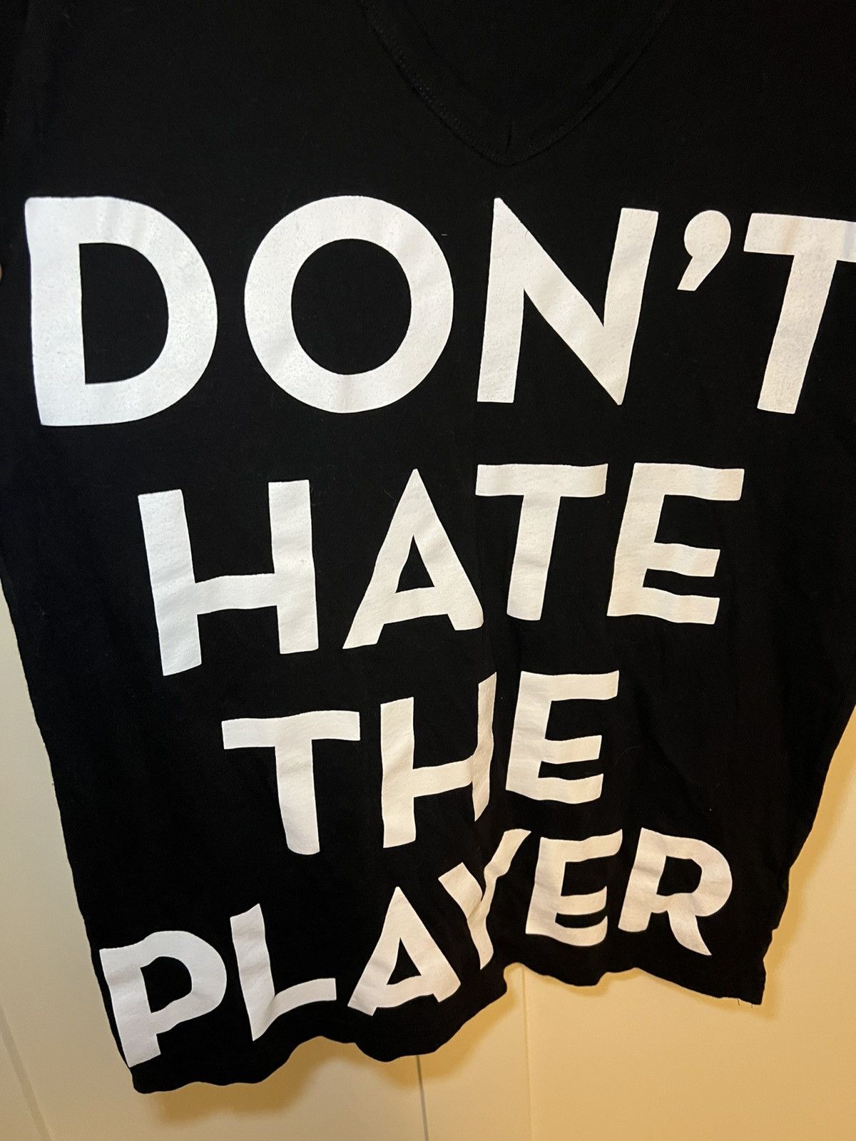 Guess Vintage Guess “Don’t Hate The Player Hate…” v-neck t-shirt Size US XL / EU 56 / 4 - 5 Thumbnail