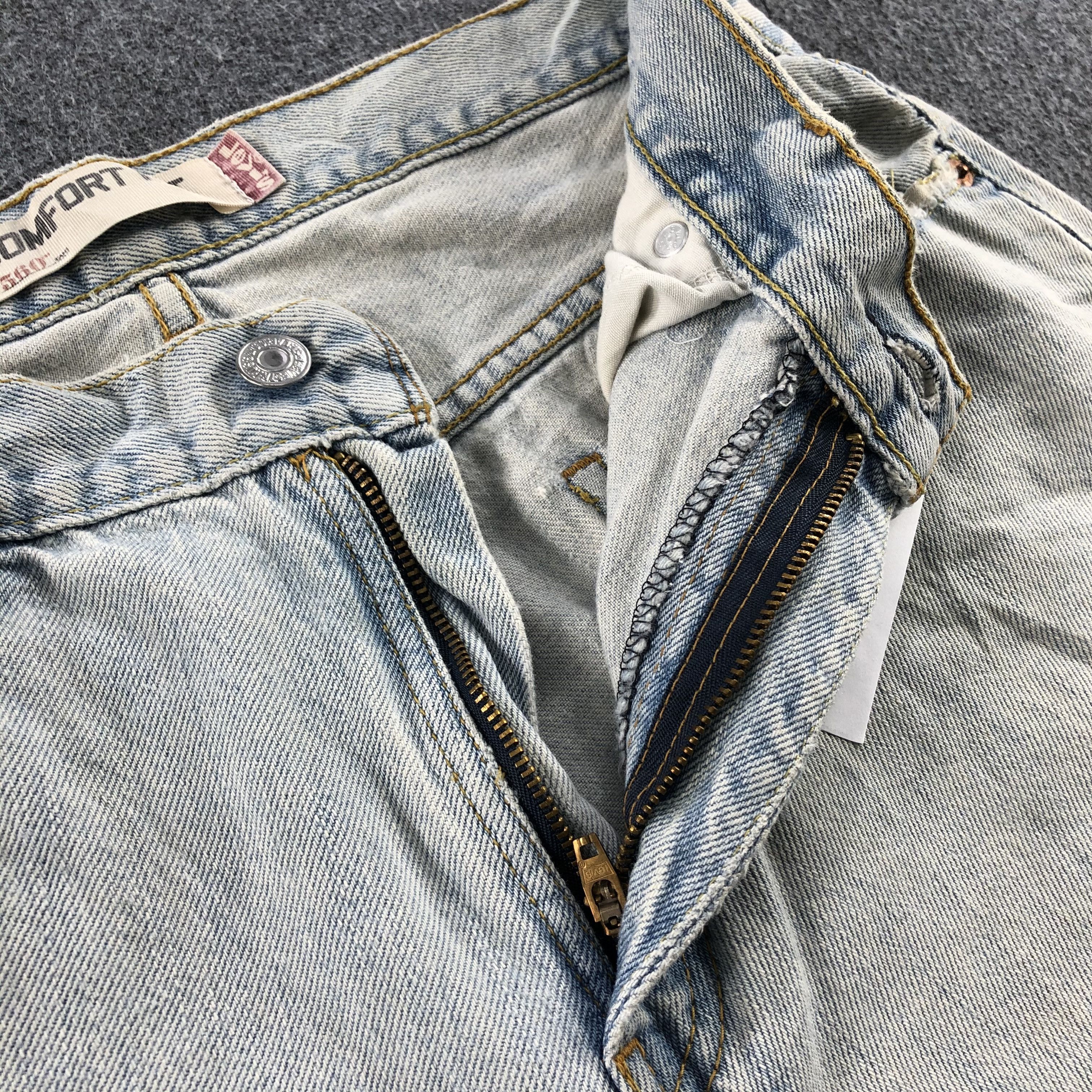 Levi's Vintage Light Wash Levis 560 Jeans- J1370 Size US 30 / EU 46 - 8 Thumbnail