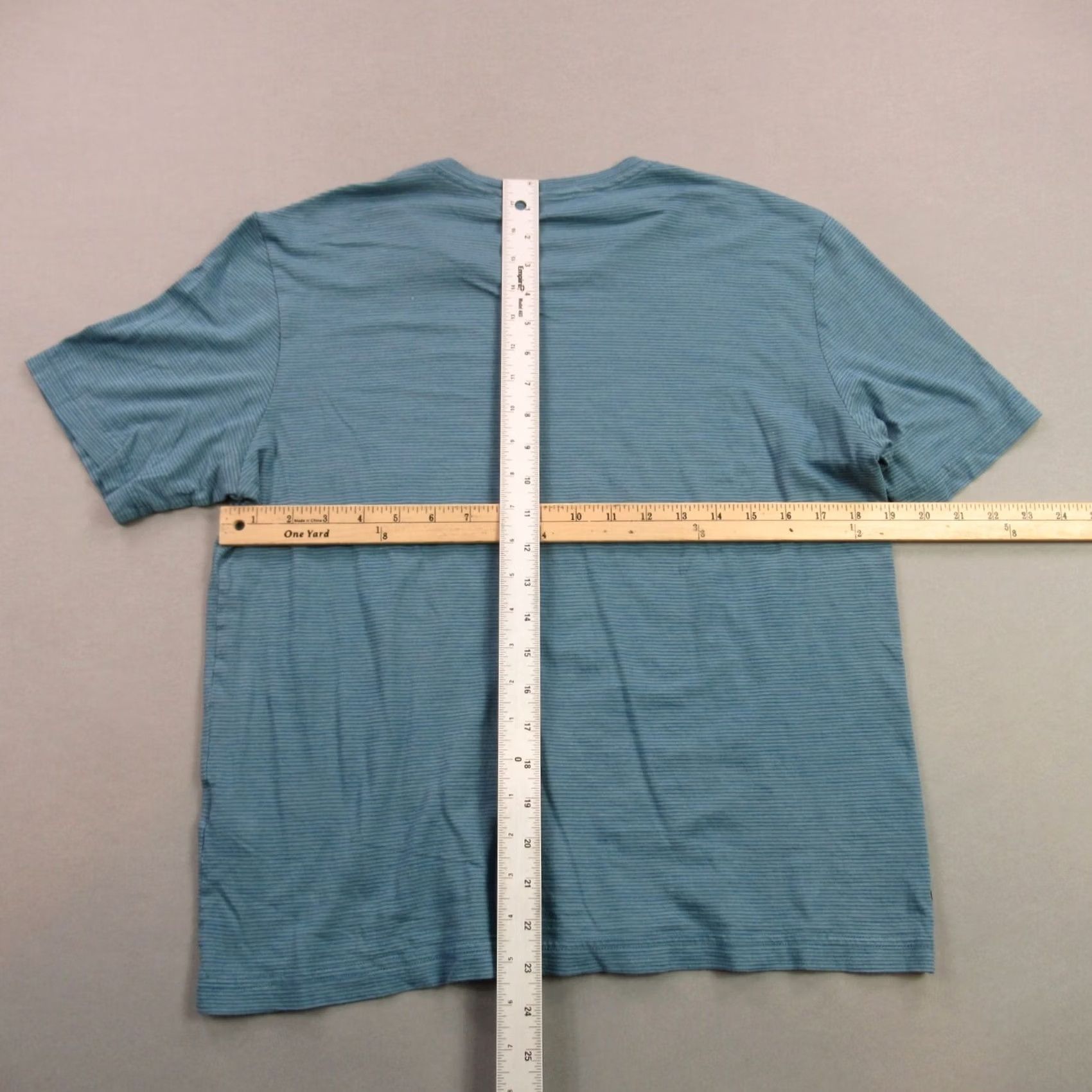 TravisMathew Travis Mathew Shirt Mens Medium Short Sleeve V Neck Stretch Lightweight Size US M / EU 48-50 / 2 - 6 Thumbnail