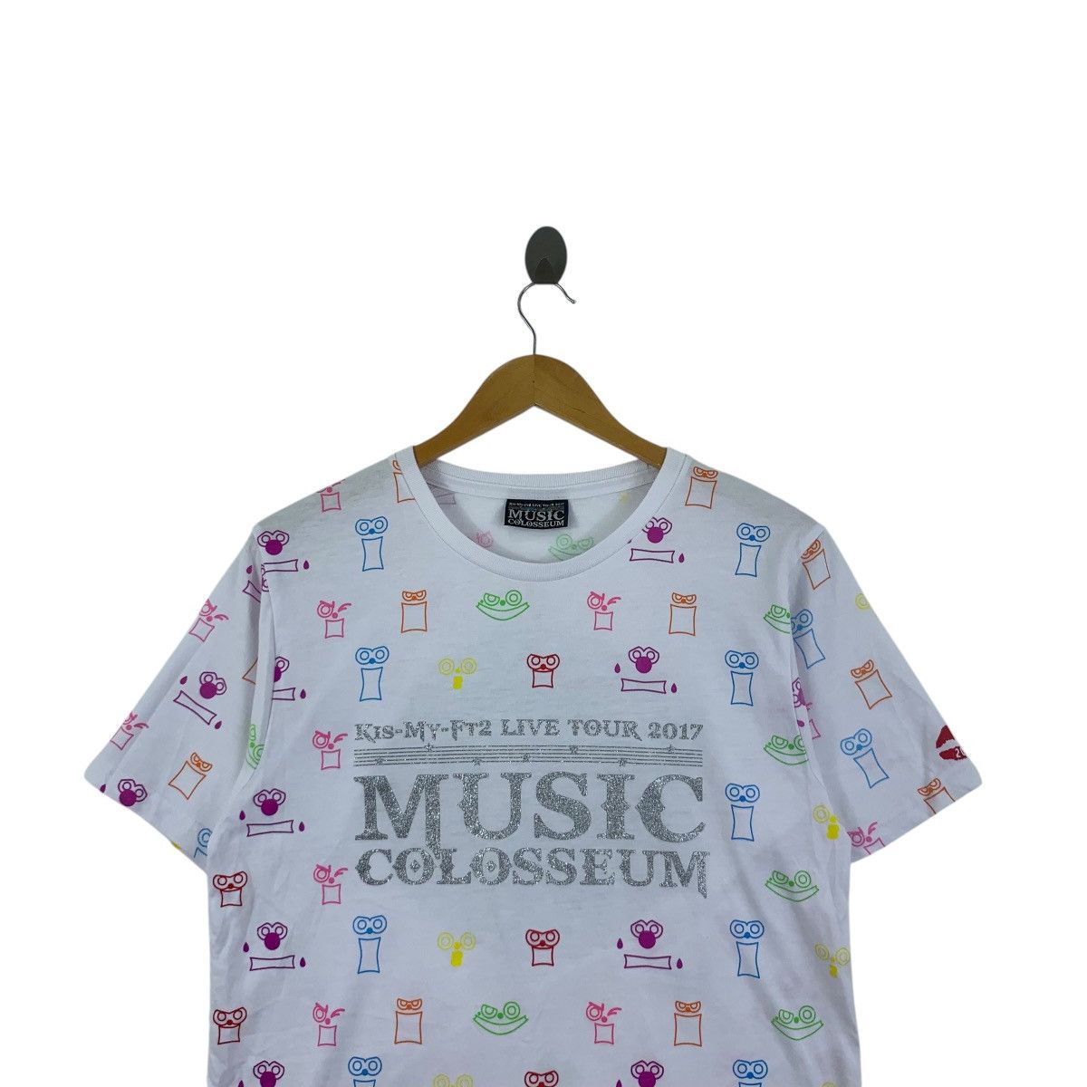 Vintage KIS-MY-FT2 Music Colosseum Live Tour 2017 Tee Shirt Size S / US 4 / IT 40 - 2 Thumbnail