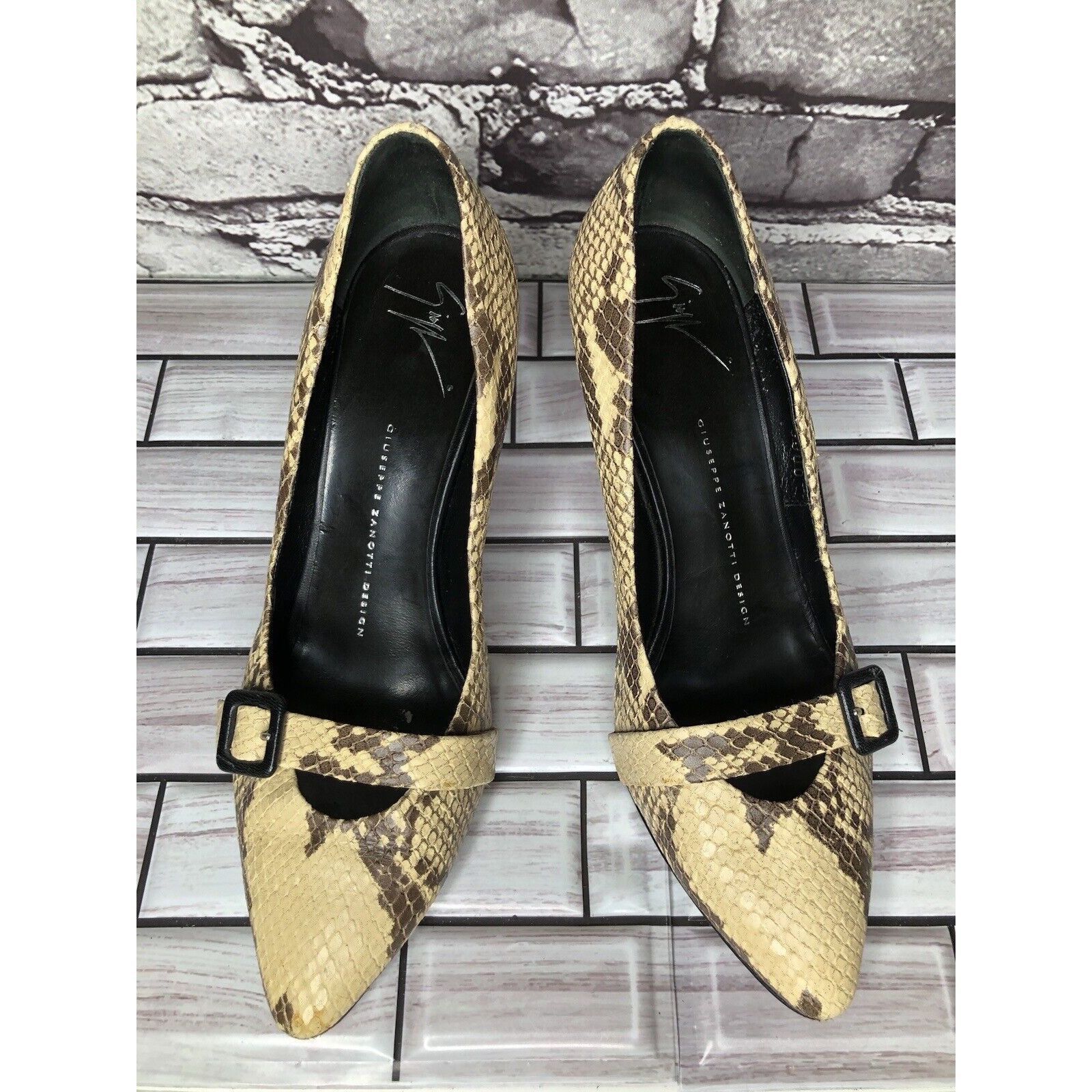 Giuseppe Zanotti Giuseppe Zanotti Cream Leather Black SnakeSkin Pointed Strap Size US 6.5 / IT 36.5 - 14 Thumbnail